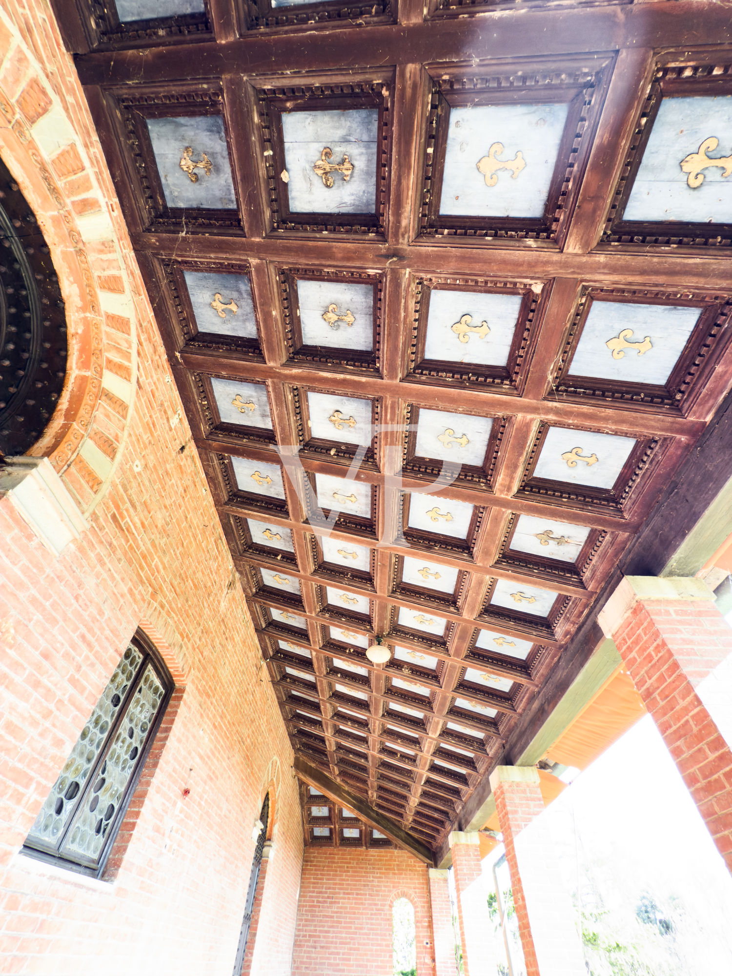 Villa storica con vari edifici annessi sul lago
