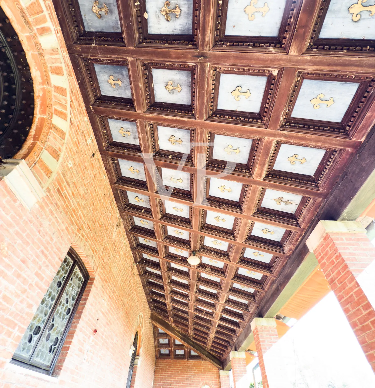 Villa storica con vari edifici annessi sul lago