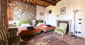 von_poll_real_estate_property_IT252942111_image_25