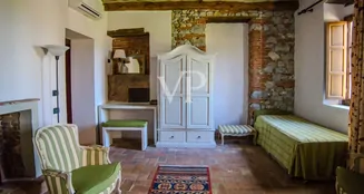 von_poll_real_estate_property_IT252942111_image_18