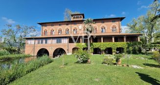 von_poll_real_estate_property_IT252942111_image_0
