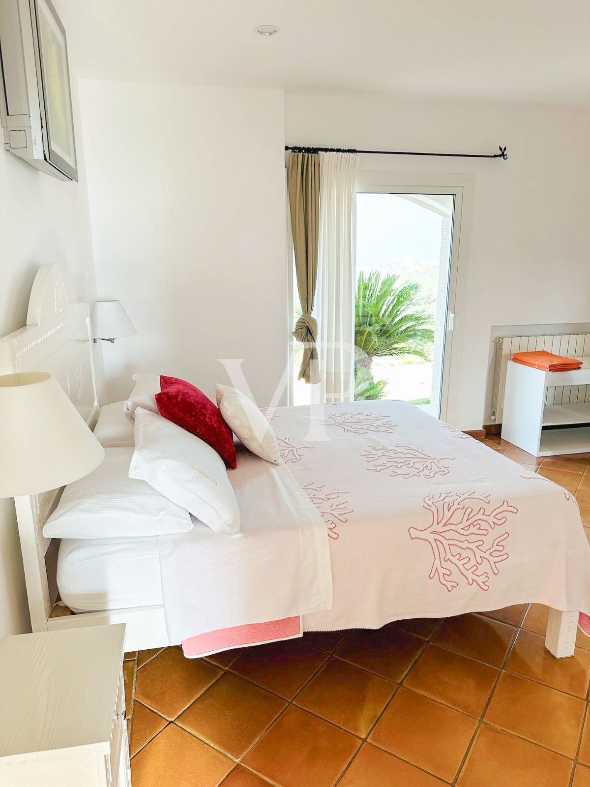 Esclusiva villa con accesso diretto alla spiaggia privata