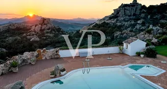 von_poll_real_estate_property_IT252942118_image_2