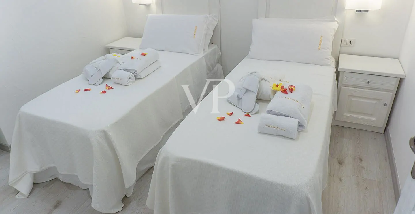 Exclusive villa with direct access to private beach