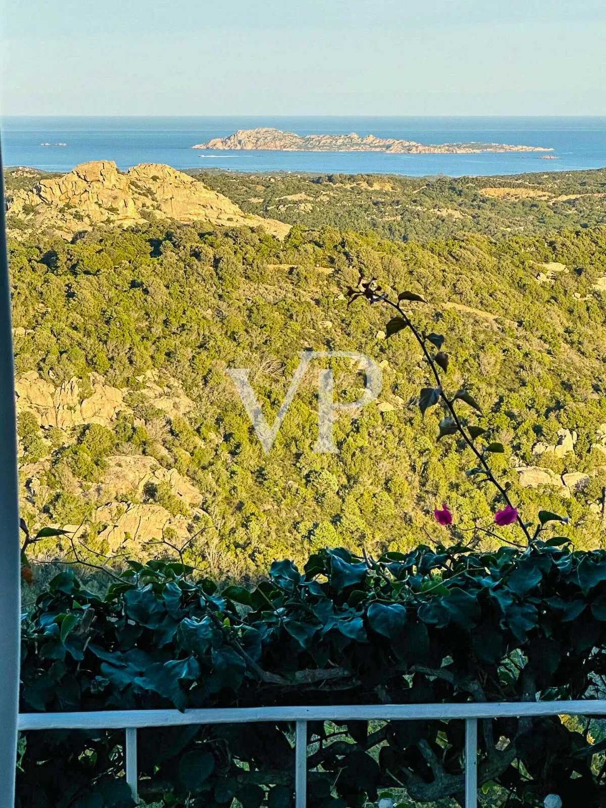 Exklusive Villa mit direktem Zugang zum Privatstrand