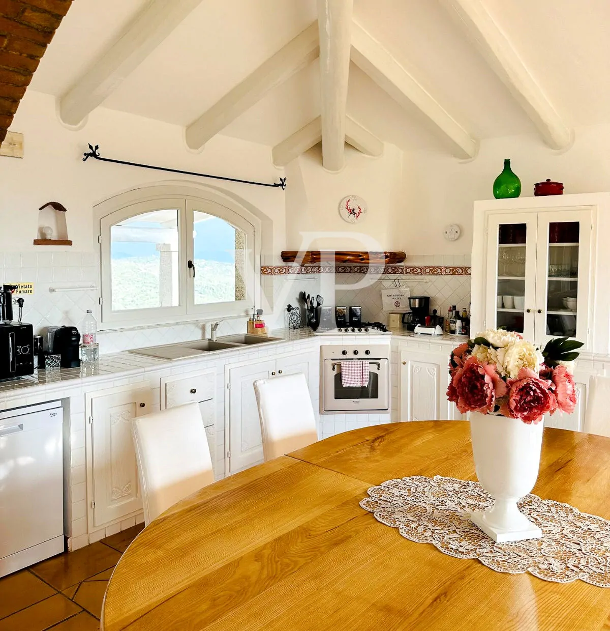 Exclusive villa with direct access to private beach