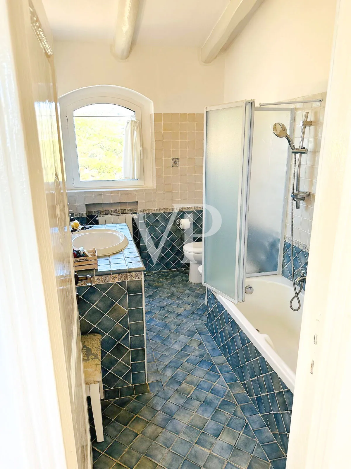 Exklusive Villa mit direktem Zugang zum Privatstrand