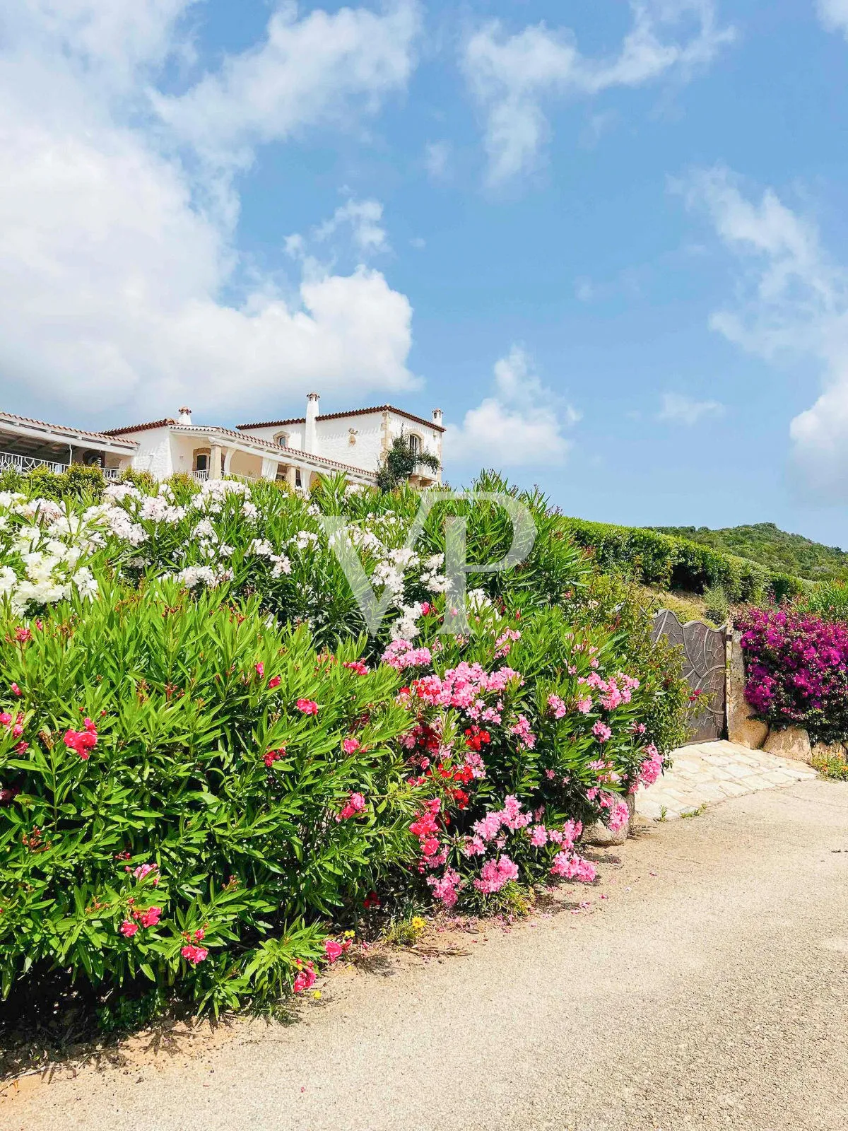 Exklusive Villa mit direktem Zugang zum Privatstrand