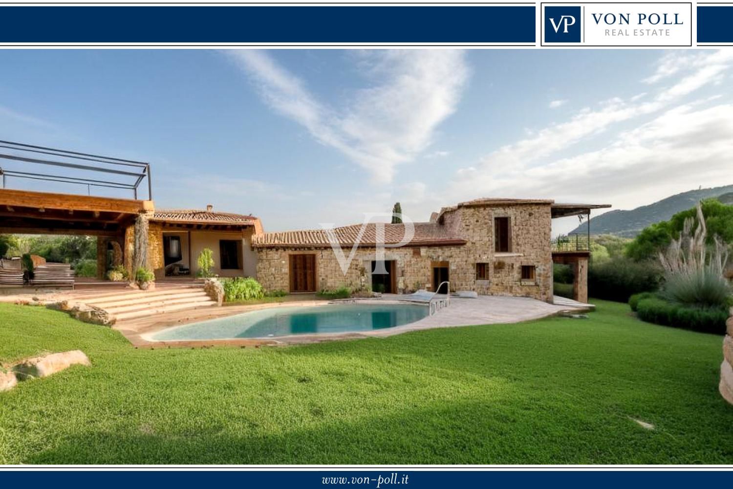 Exklusive Villa mit Nebengebäude, Pool und atemberaubendem Meerblick
