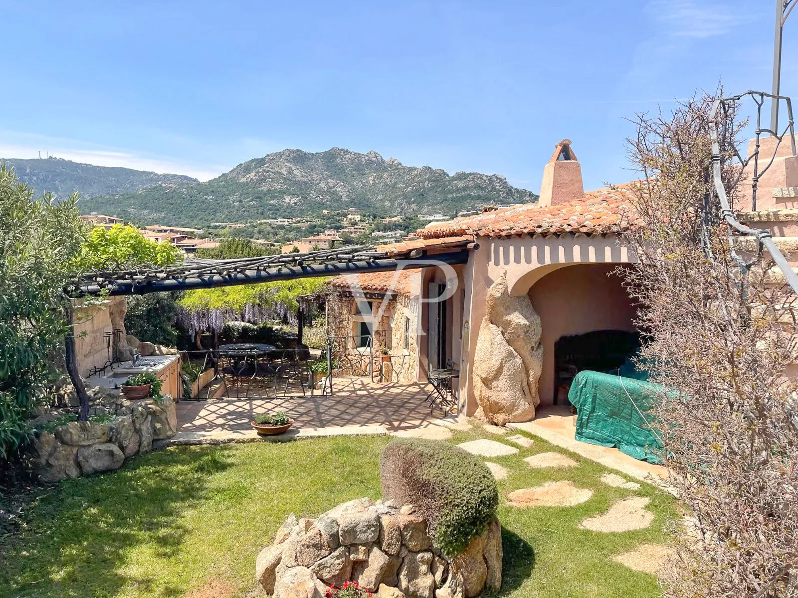 Esclusiva villa con depandance, piscina e vista mare mozzafiato