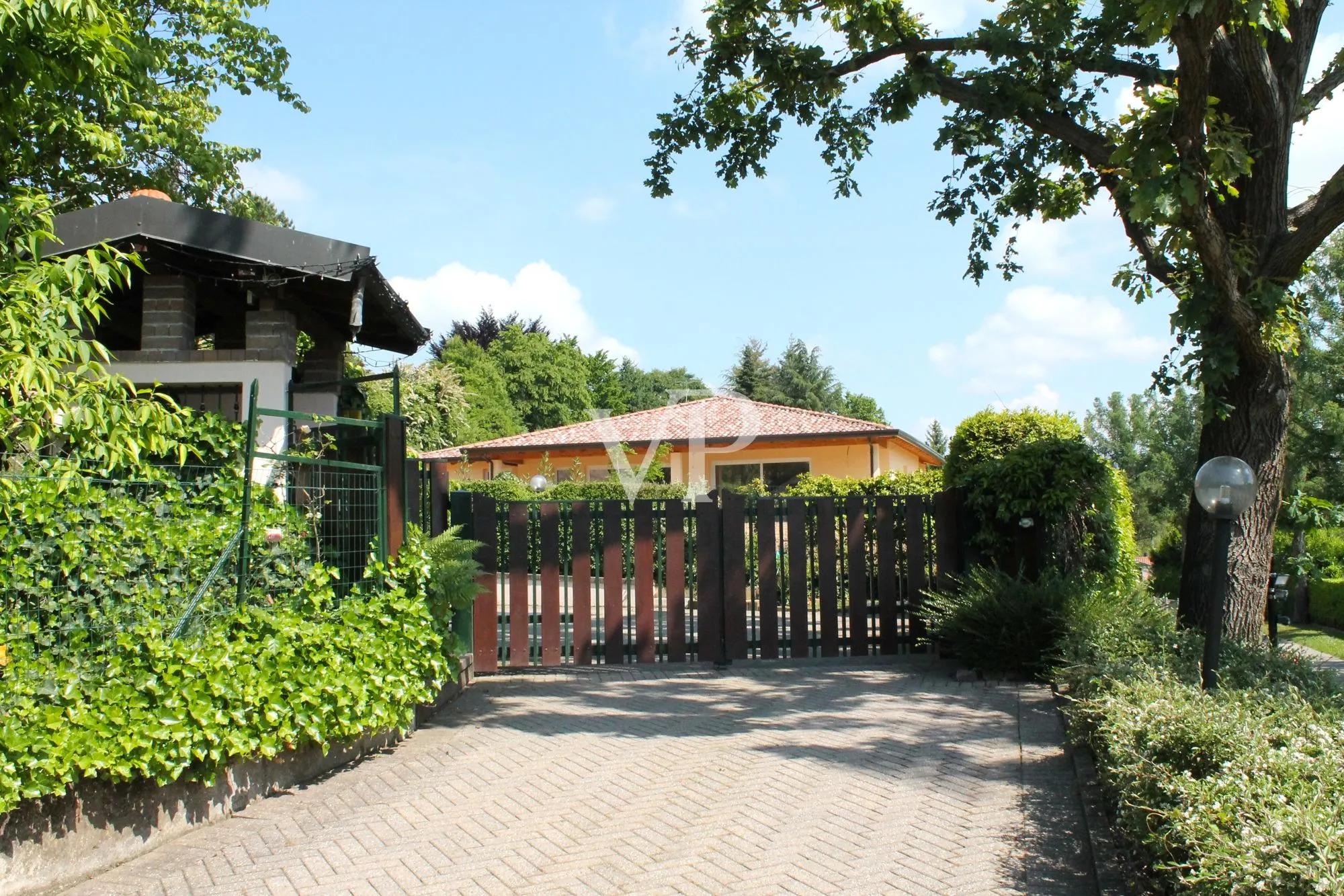 Freistehende Villa in der exklusiven Residenz 'I Cinq Fo'