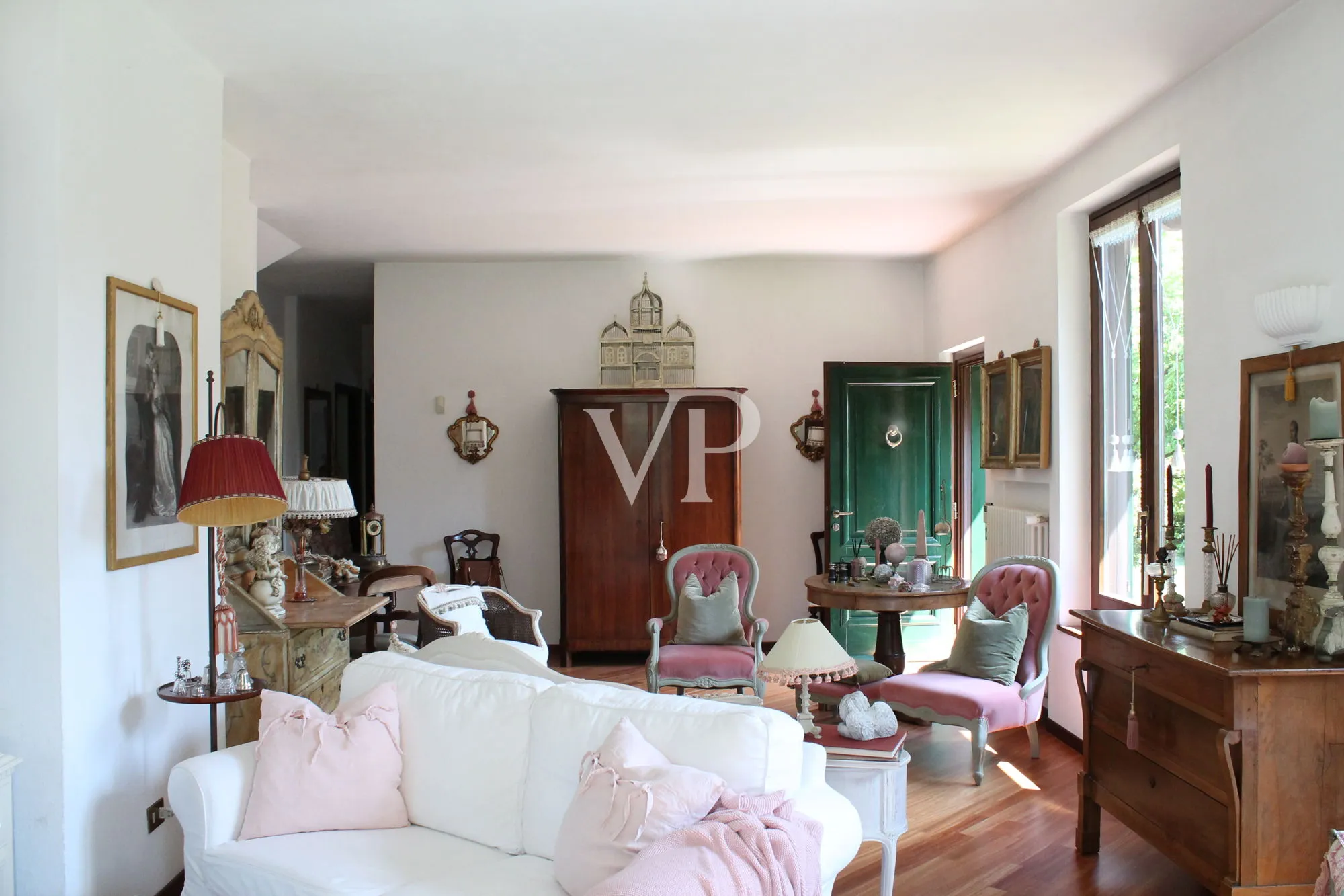 Freistehende Villa in der exklusiven Residenz 'I Cinq Fo'