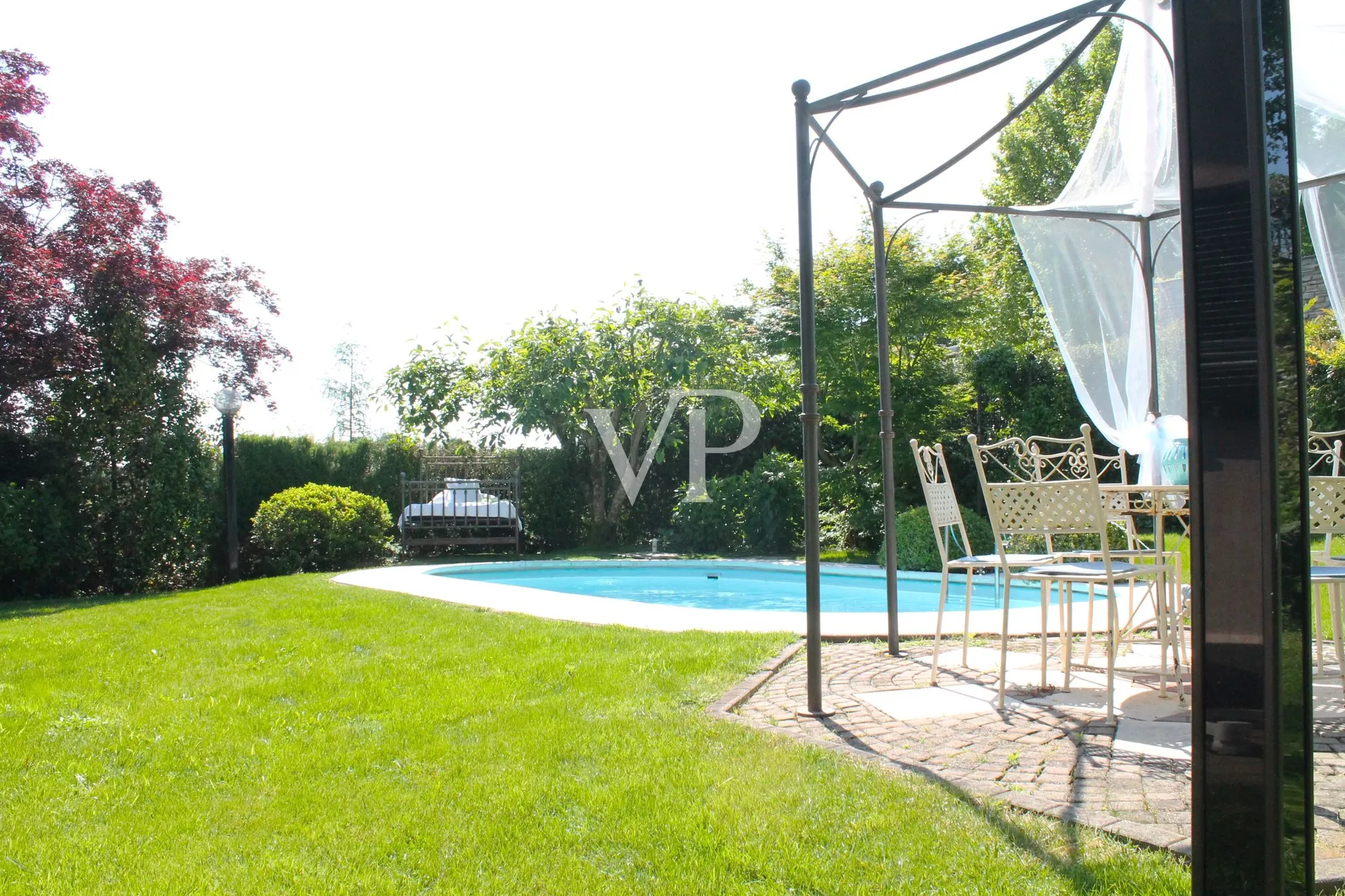 Freistehende Villa in der exklusiven Residenz 'I Cinq Fo'