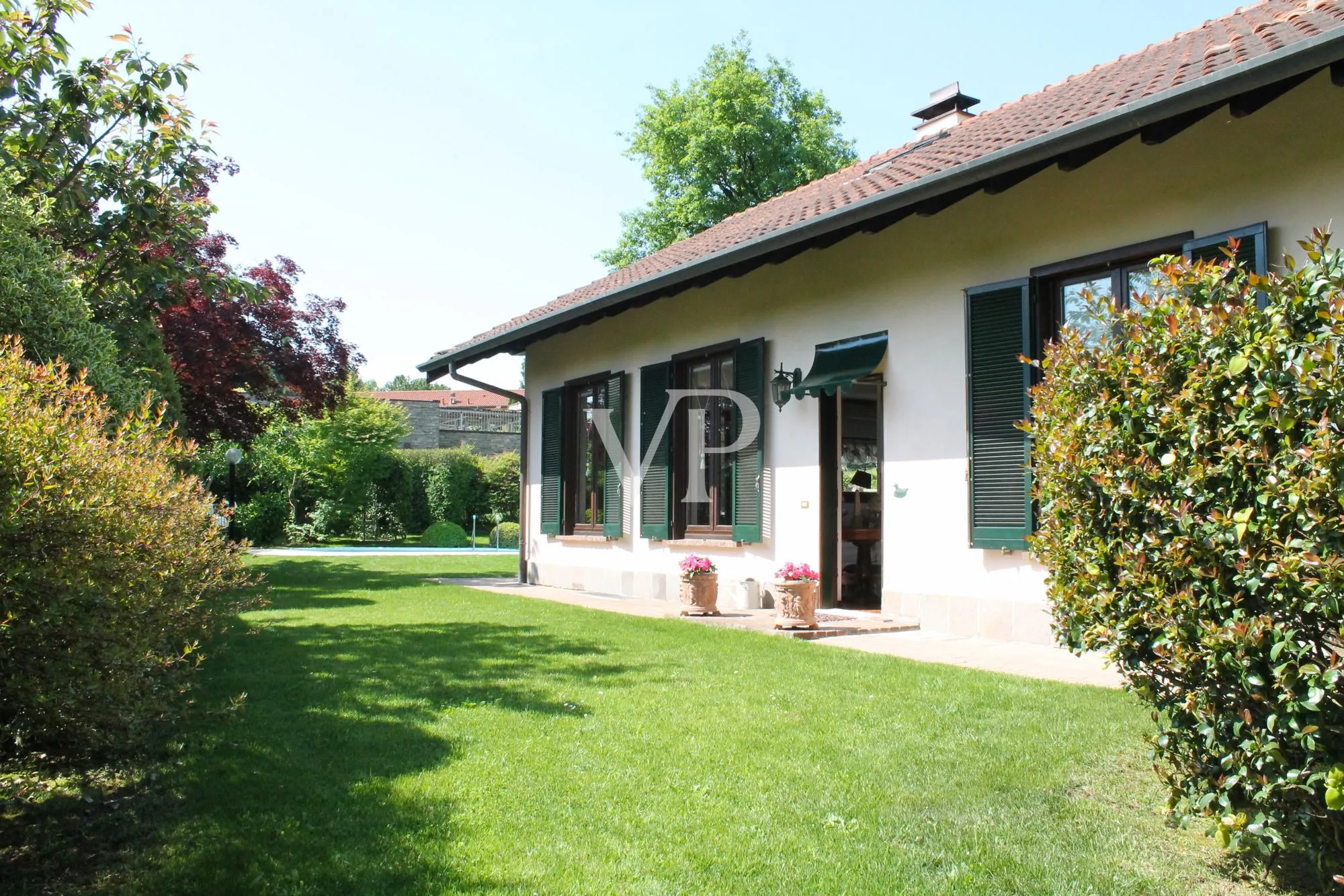 Freistehende Villa in der exklusiven Residenz 'I Cinq Fo'