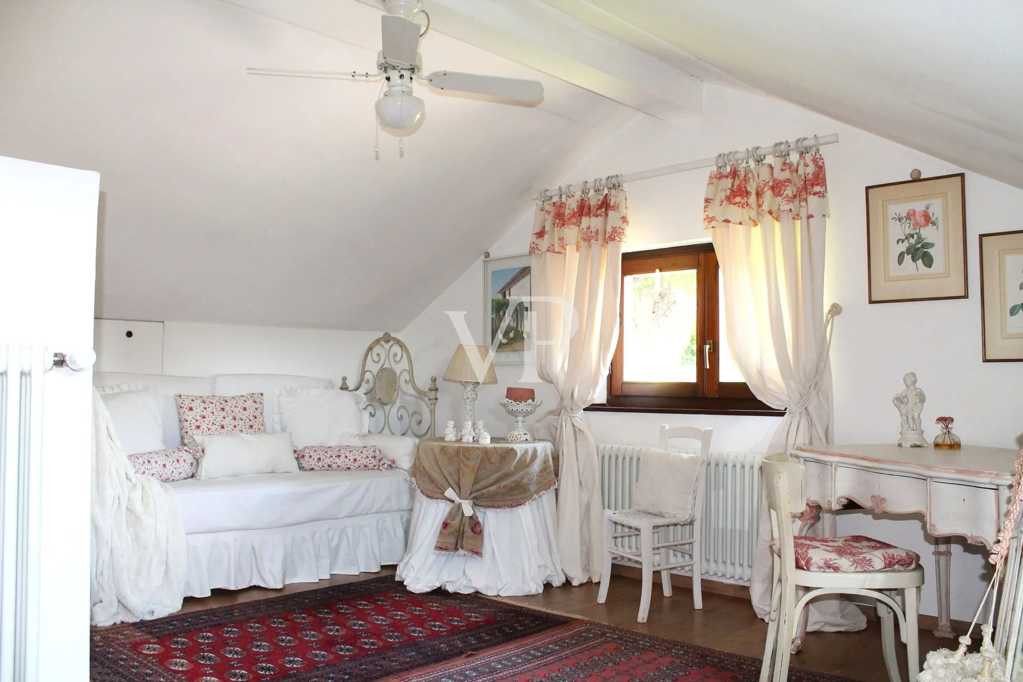 Freistehende Villa in der exklusiven Residenz 'I Cinq Fo'