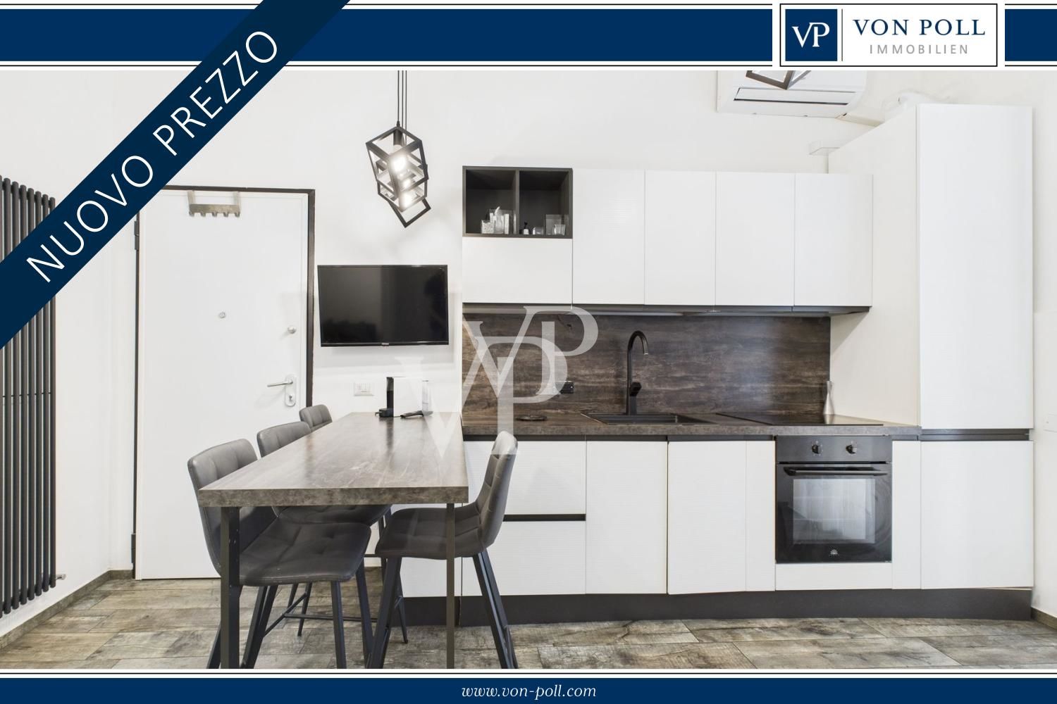 Bel appartement de deux pièces, finement rénové, avec balcon