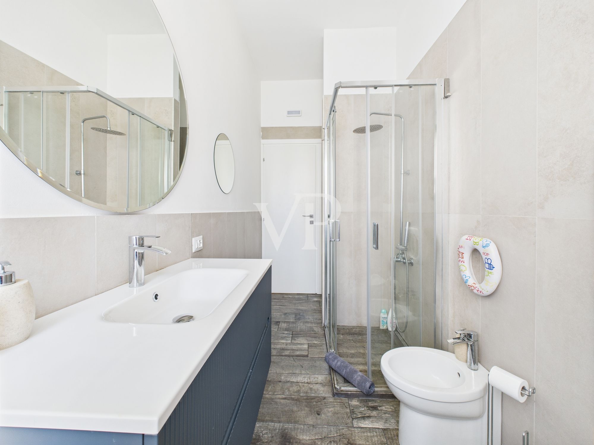 Lovely one-bedroom apartment finely renovated with balcony
