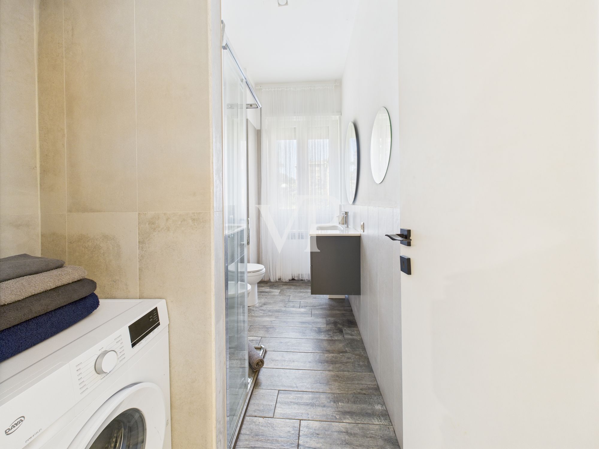 Lovely one-bedroom apartment finely renovated with balcony