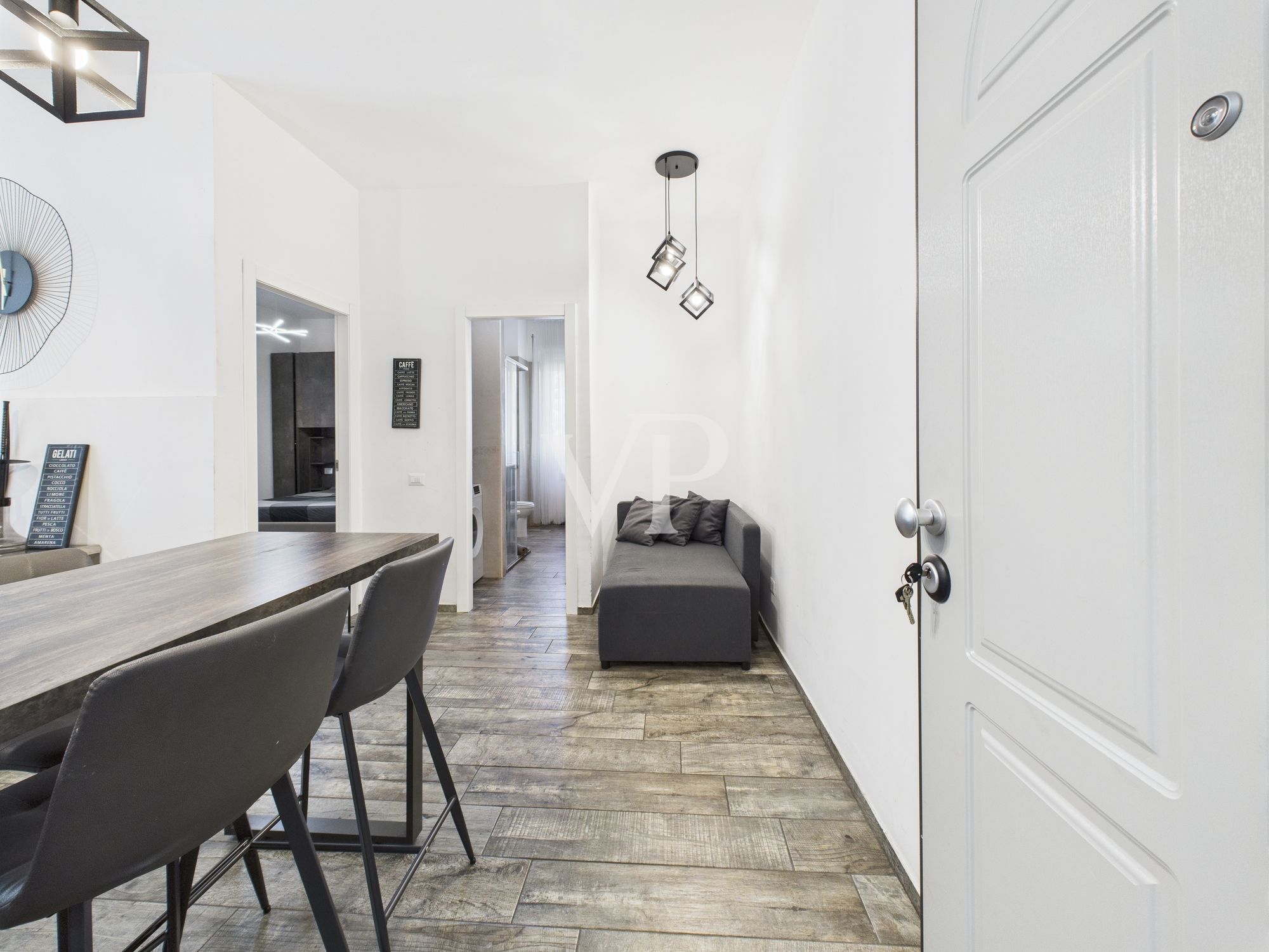 Lovely one-bedroom apartment finely renovated with balcony