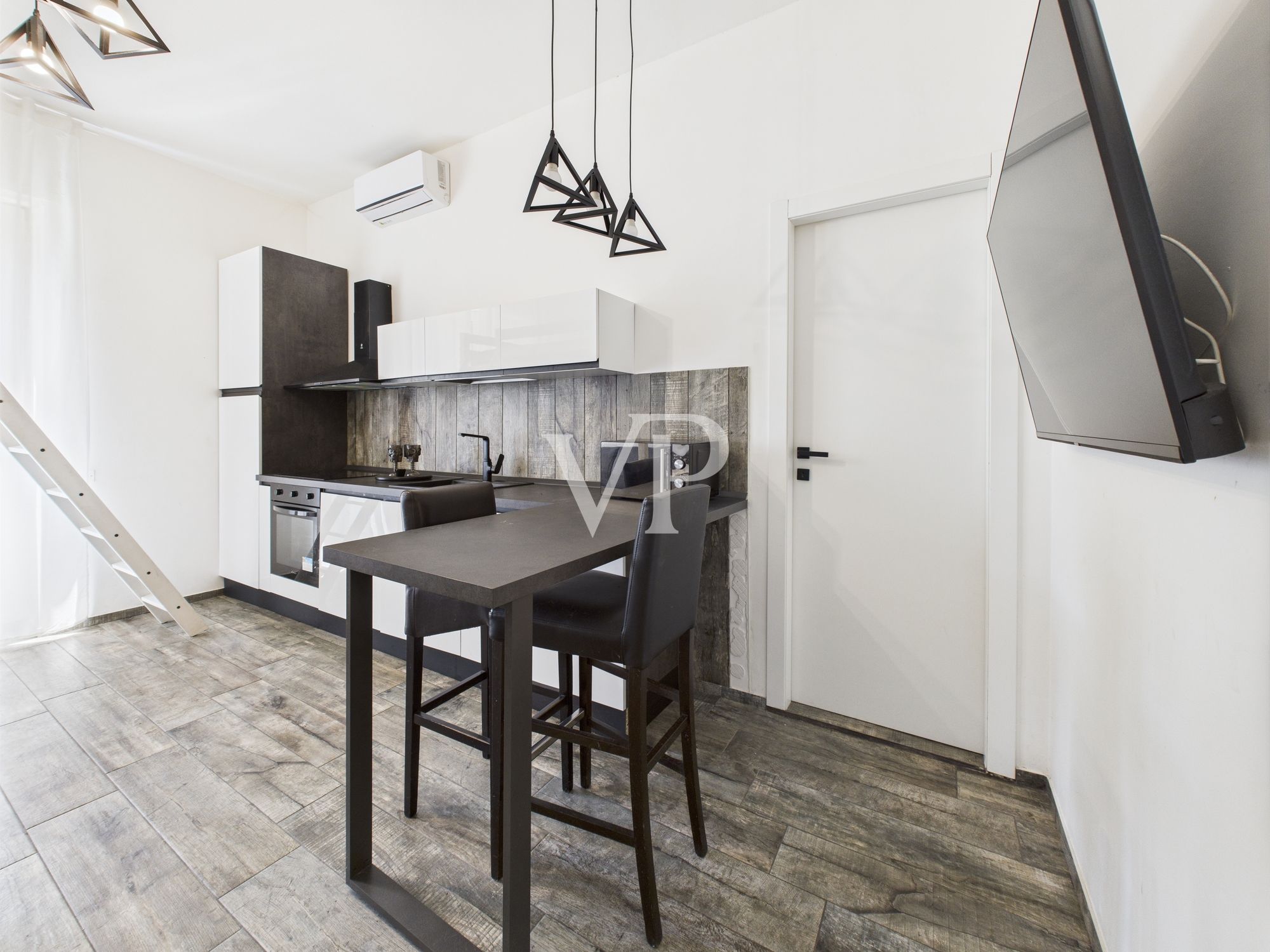 Finely renovated studio apartment, great for investment