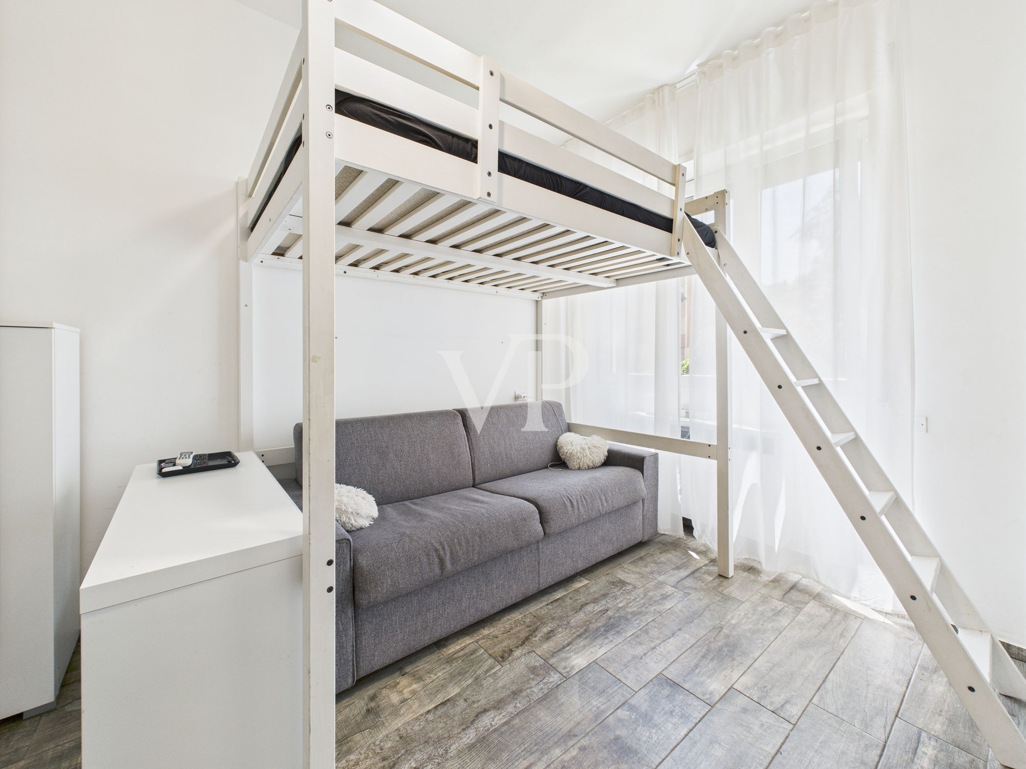 Finely renovated studio apartment, great for investment