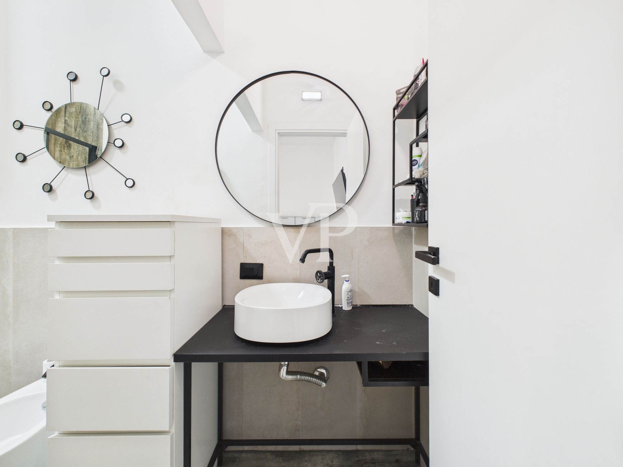 Finely renovated studio apartment, great for investment