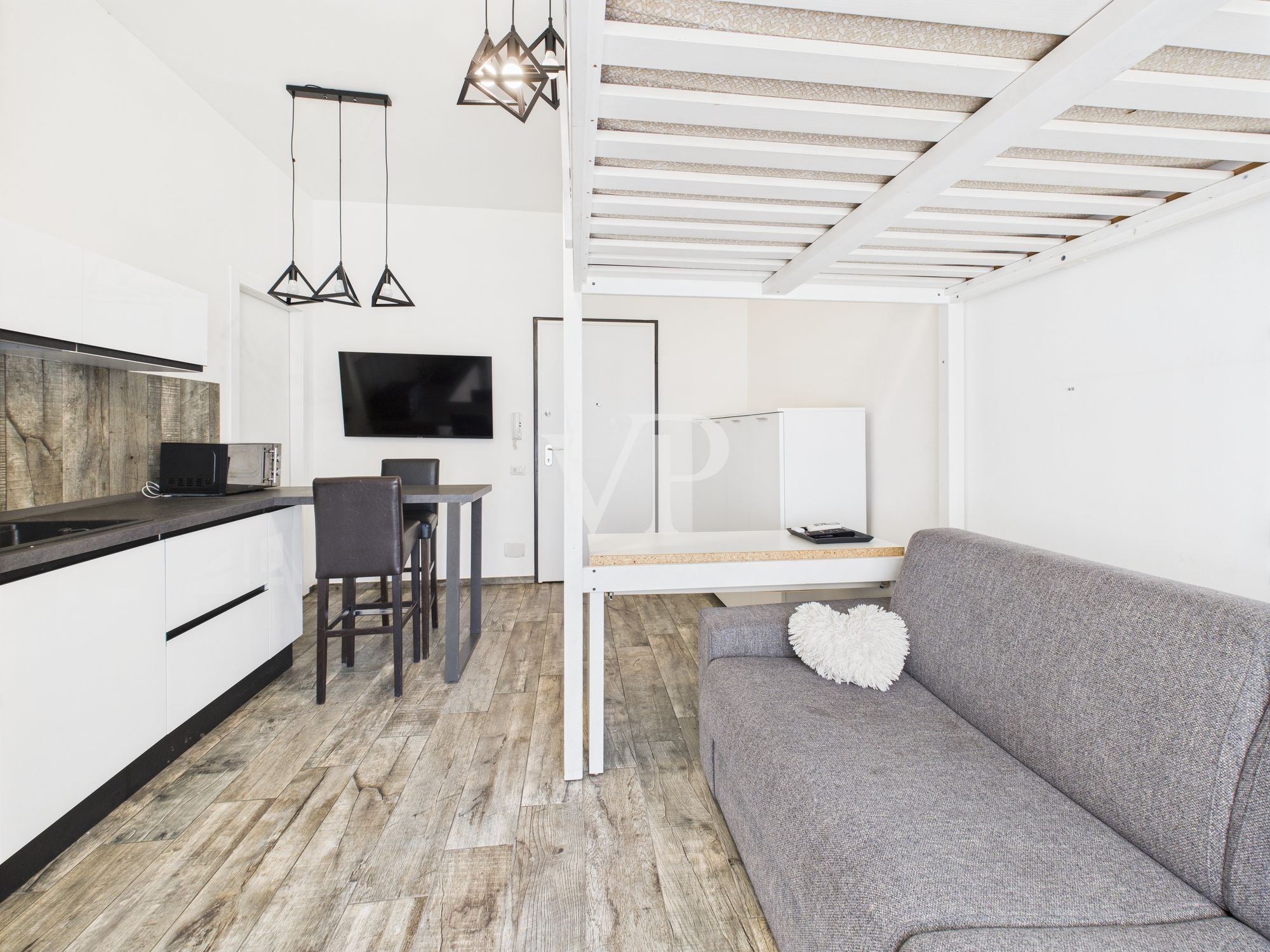 Finely renovated studio apartment, great for investment