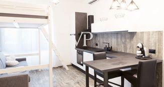 von_poll_real_estate_property_IT252942135_image_1