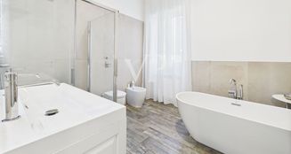 von_poll_real_estate_property_IT252942133_image_18