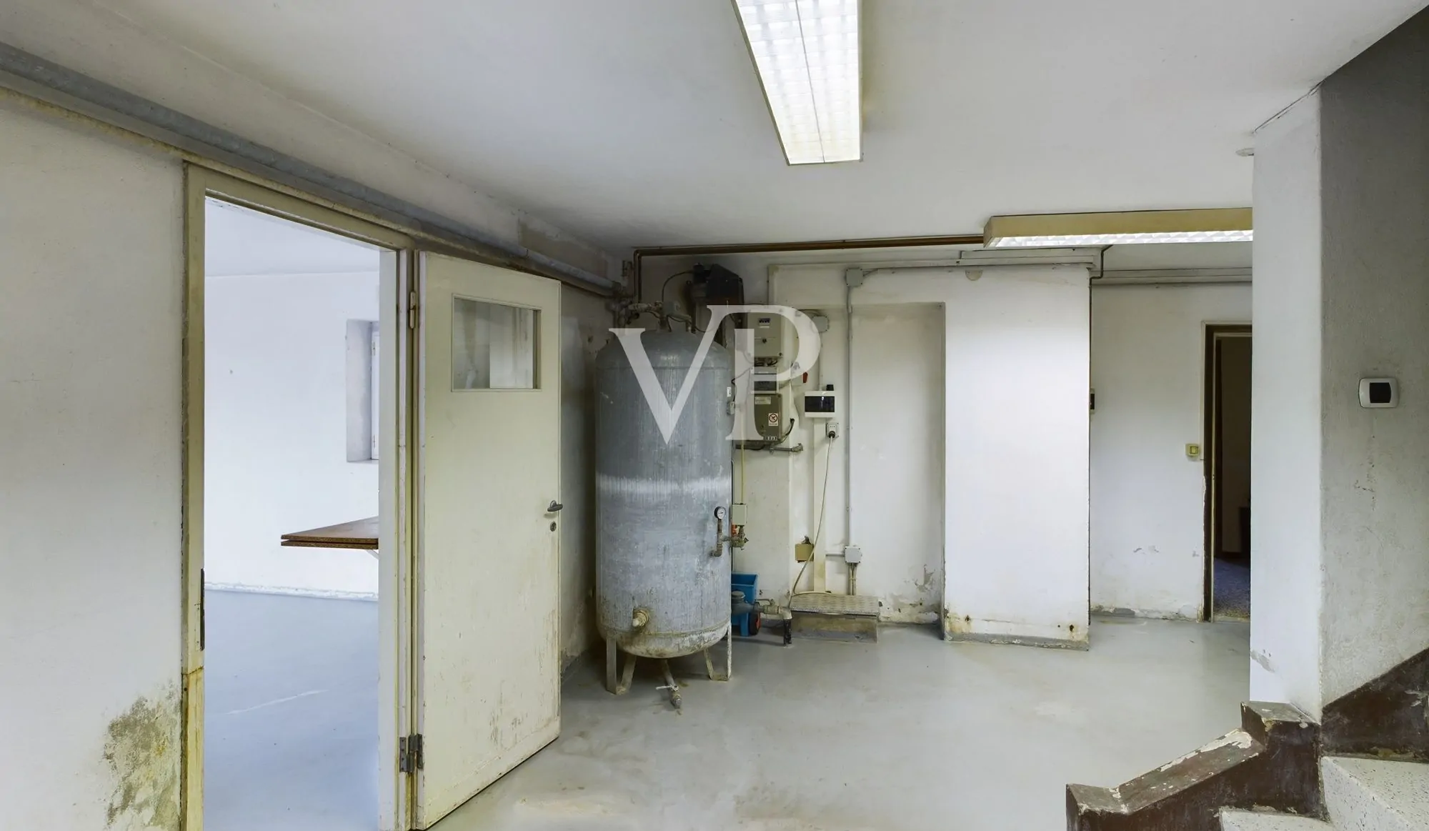 Villa auf zwei Ebenen mit 2500 qm Garten