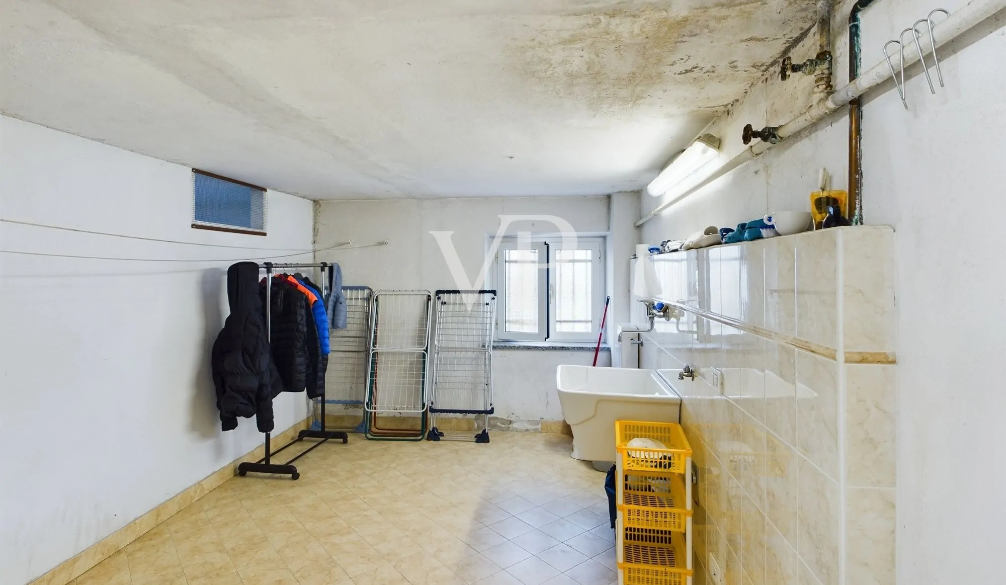 Villa auf zwei Ebenen mit 2500 qm Garten