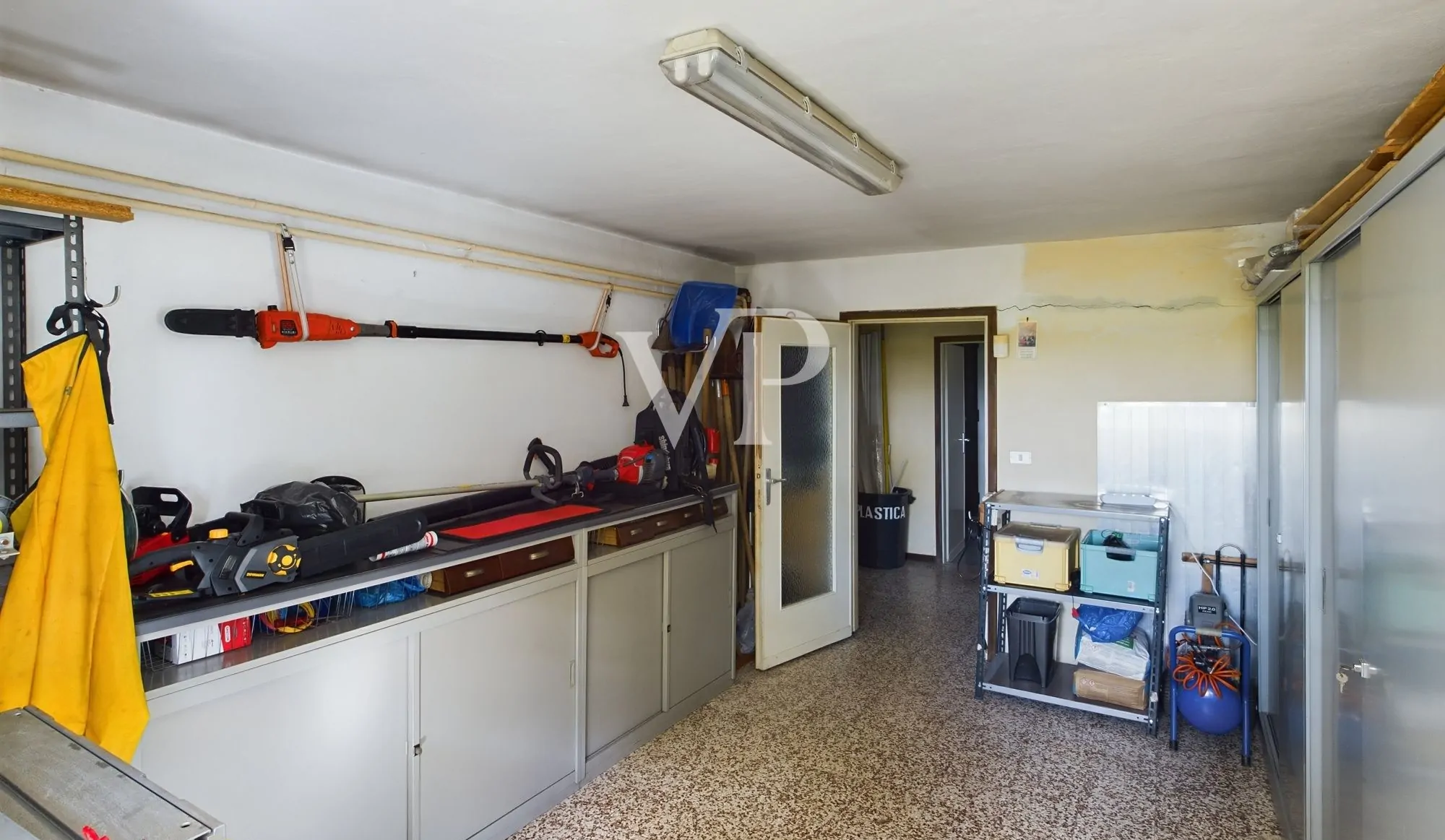 Villa auf zwei Ebenen mit 2500 qm Garten