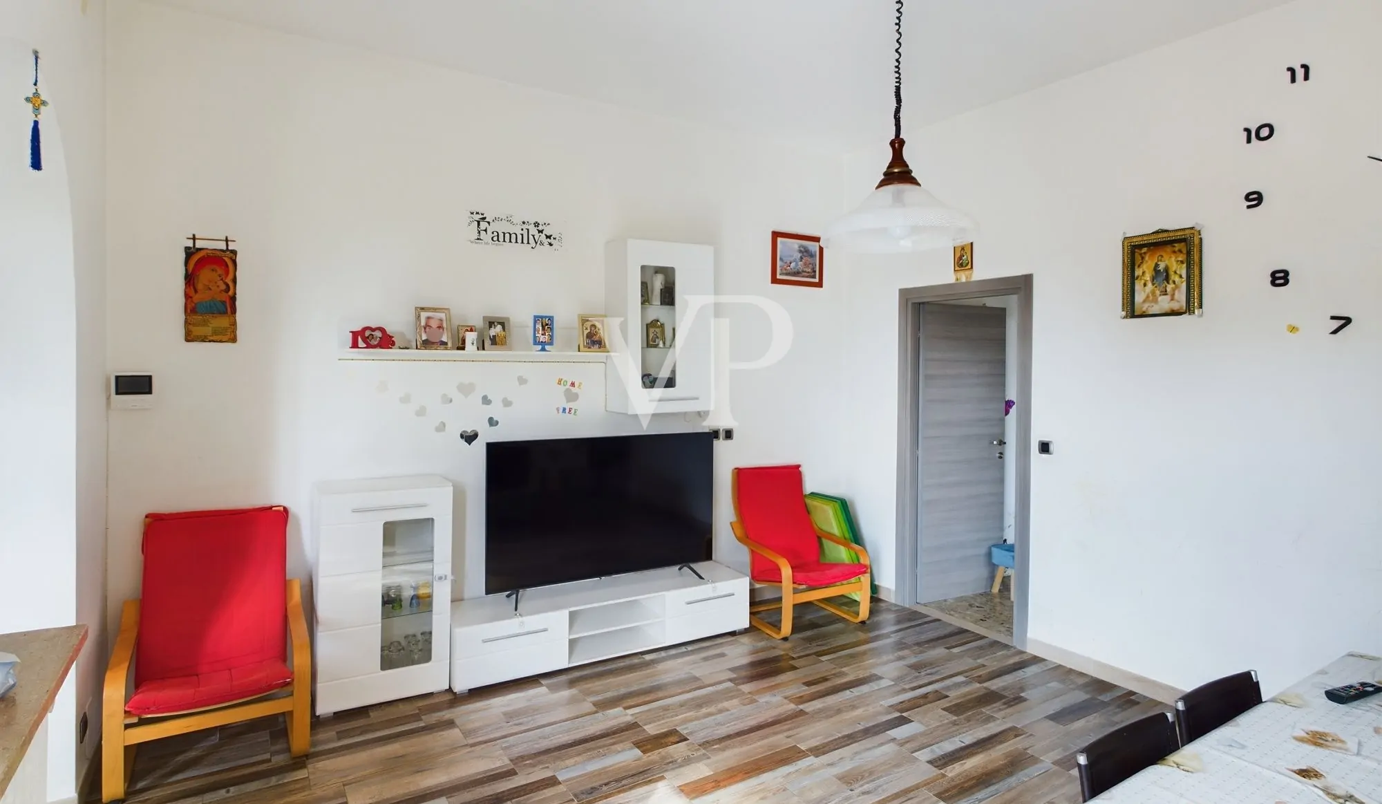 Villa auf zwei Ebenen mit 2500 qm Garten