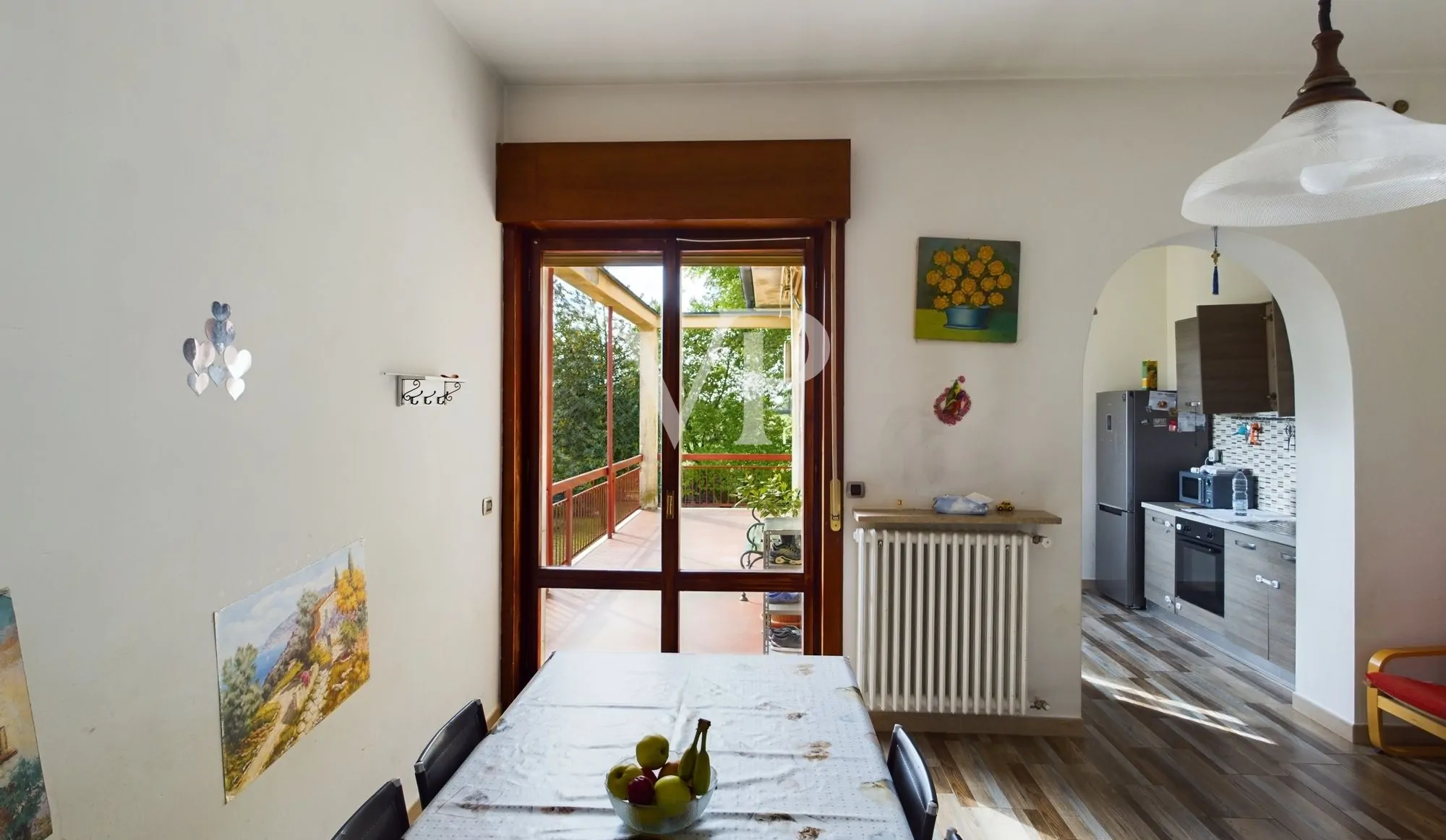 Villa auf zwei Ebenen mit 2500 qm Garten