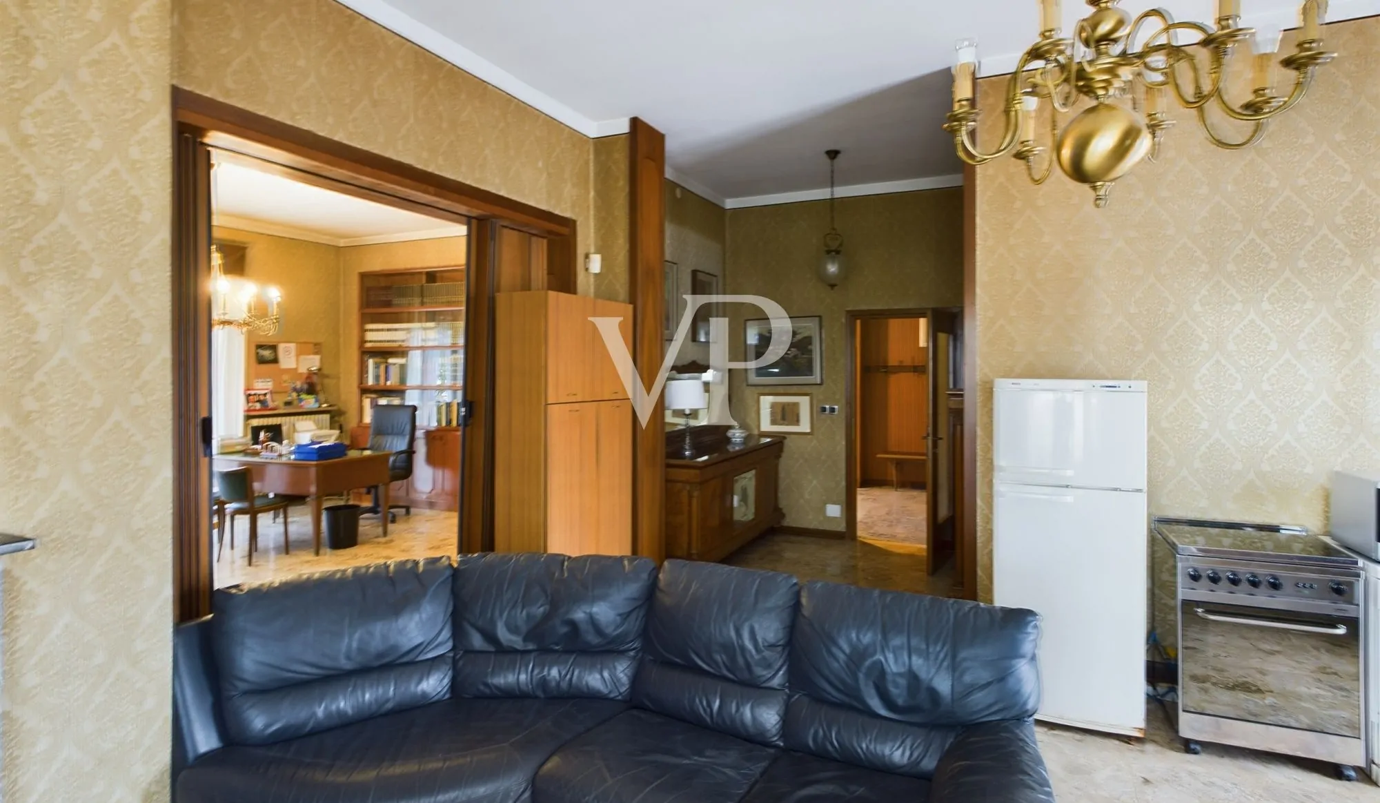 Villa auf zwei Ebenen mit 2500 qm Garten