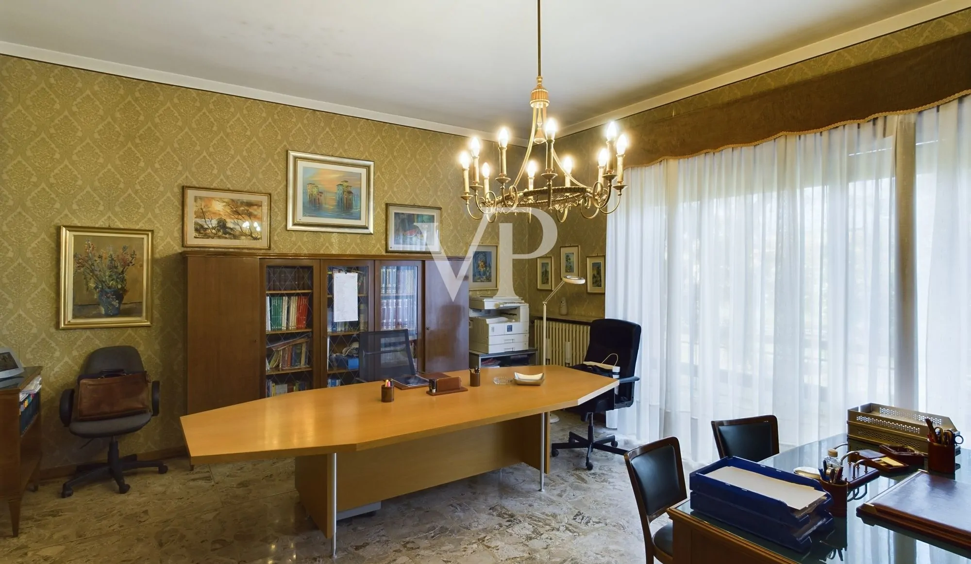 Villa auf zwei Ebenen mit 2500 qm Garten