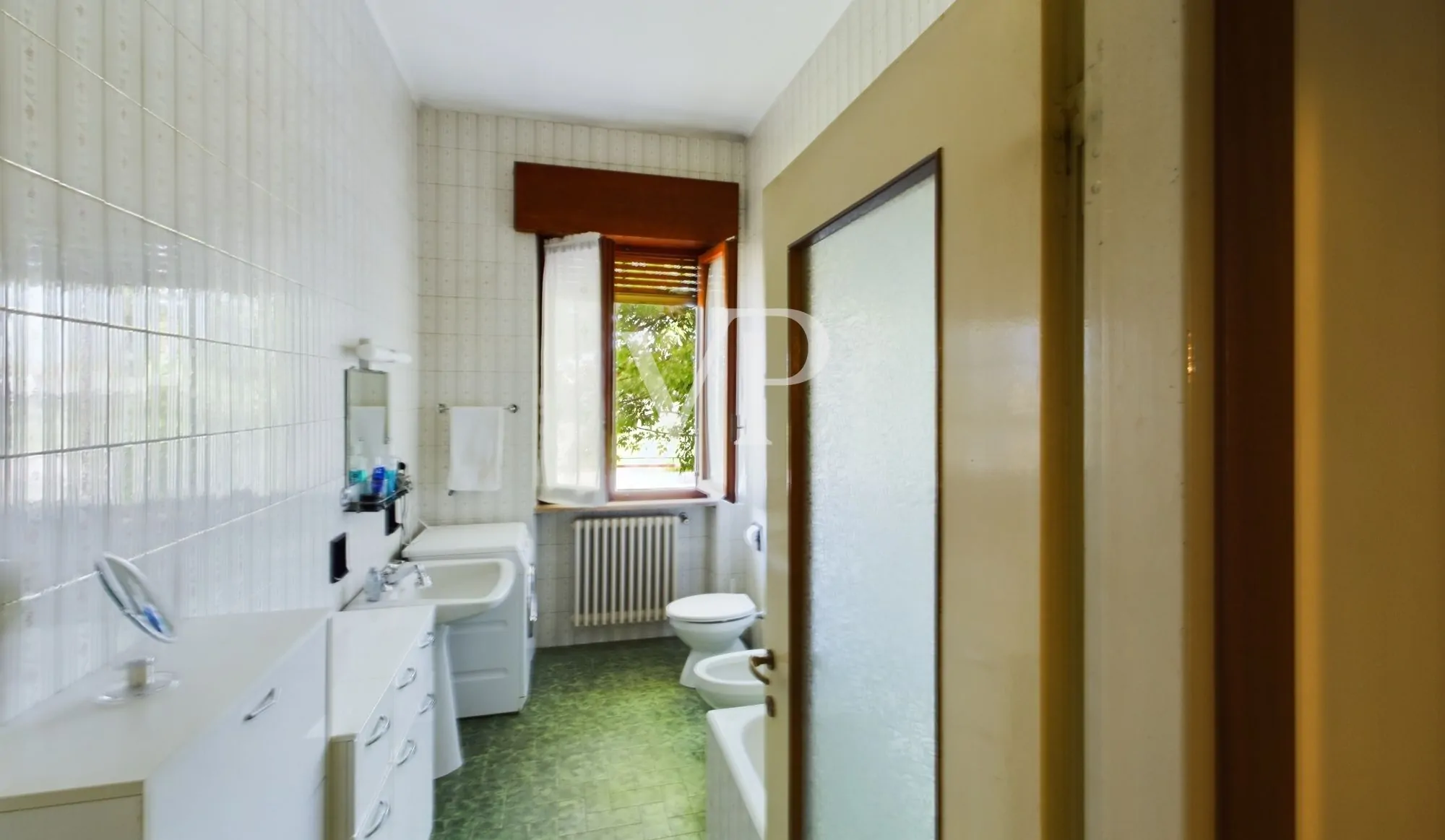 Villa auf zwei Ebenen mit 2500 qm Garten