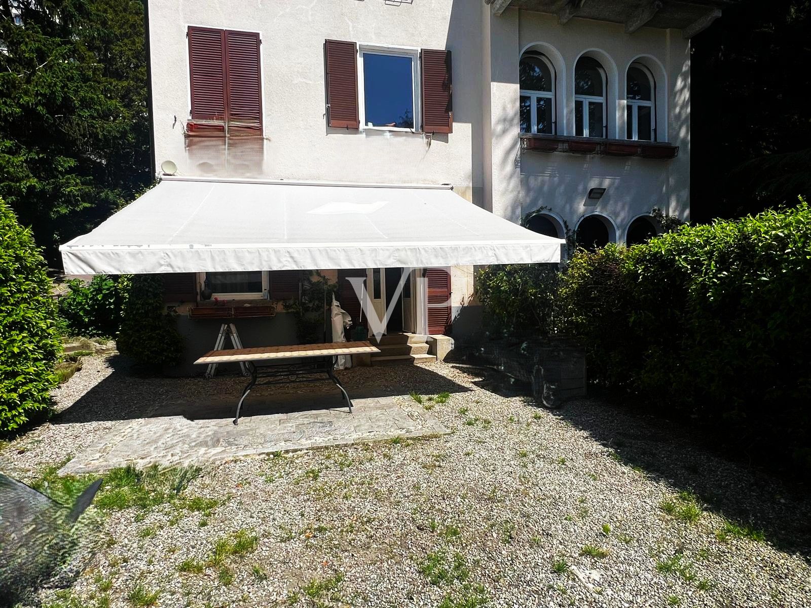 Elegante Wohnung in einer historischen Villa