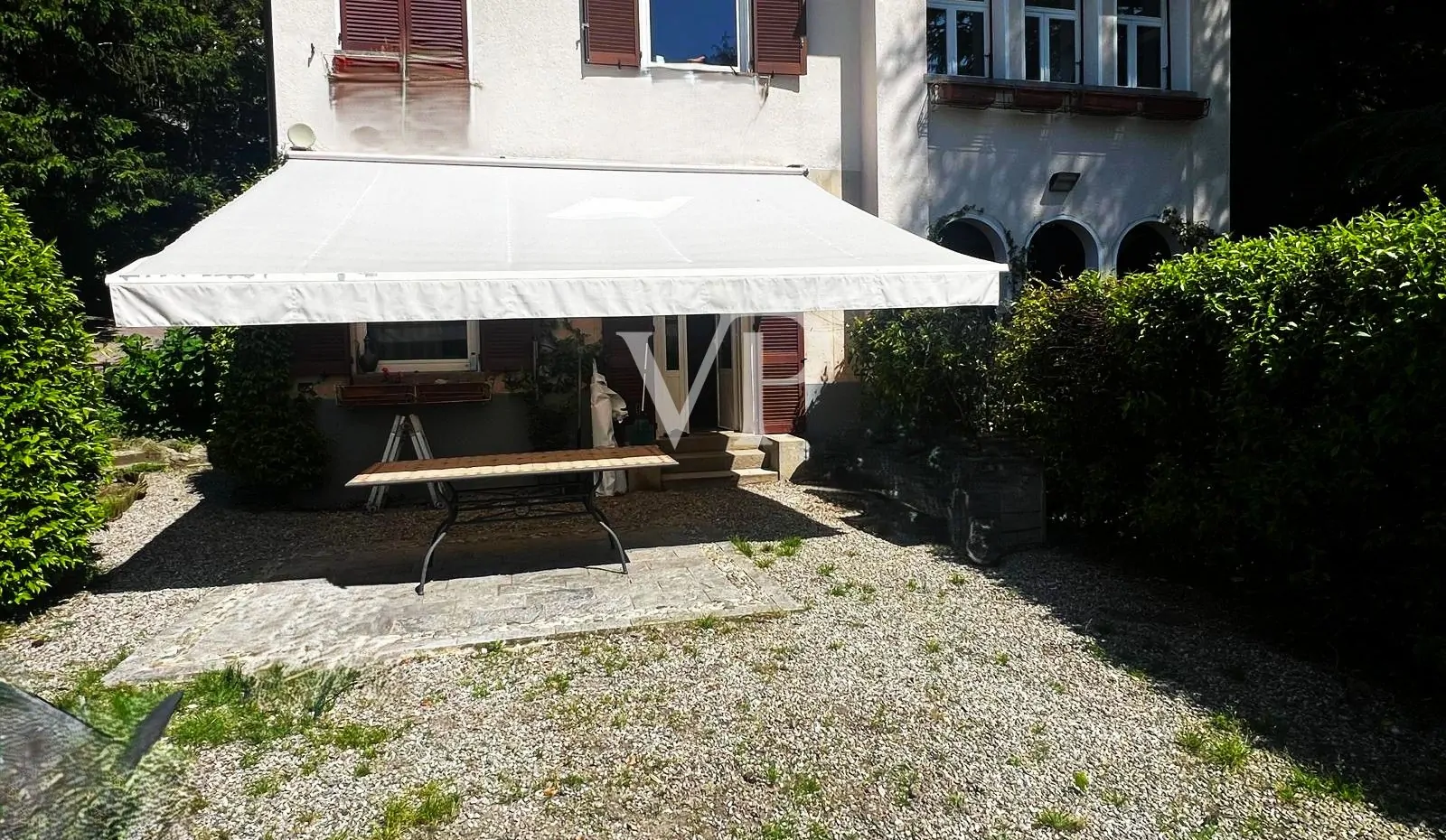 Semi-detached period villa in Brunate