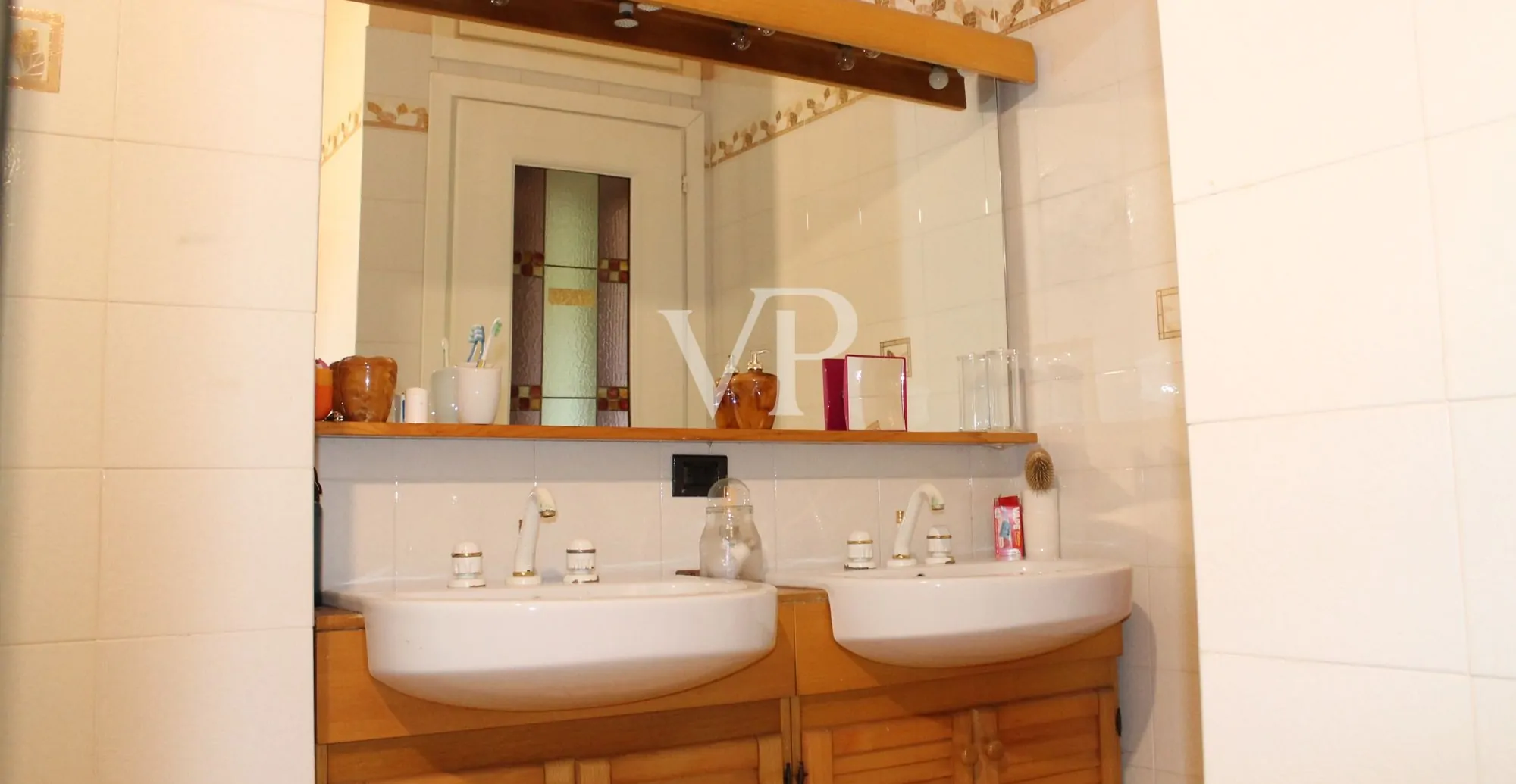 Semi-detached period villa in Brunate