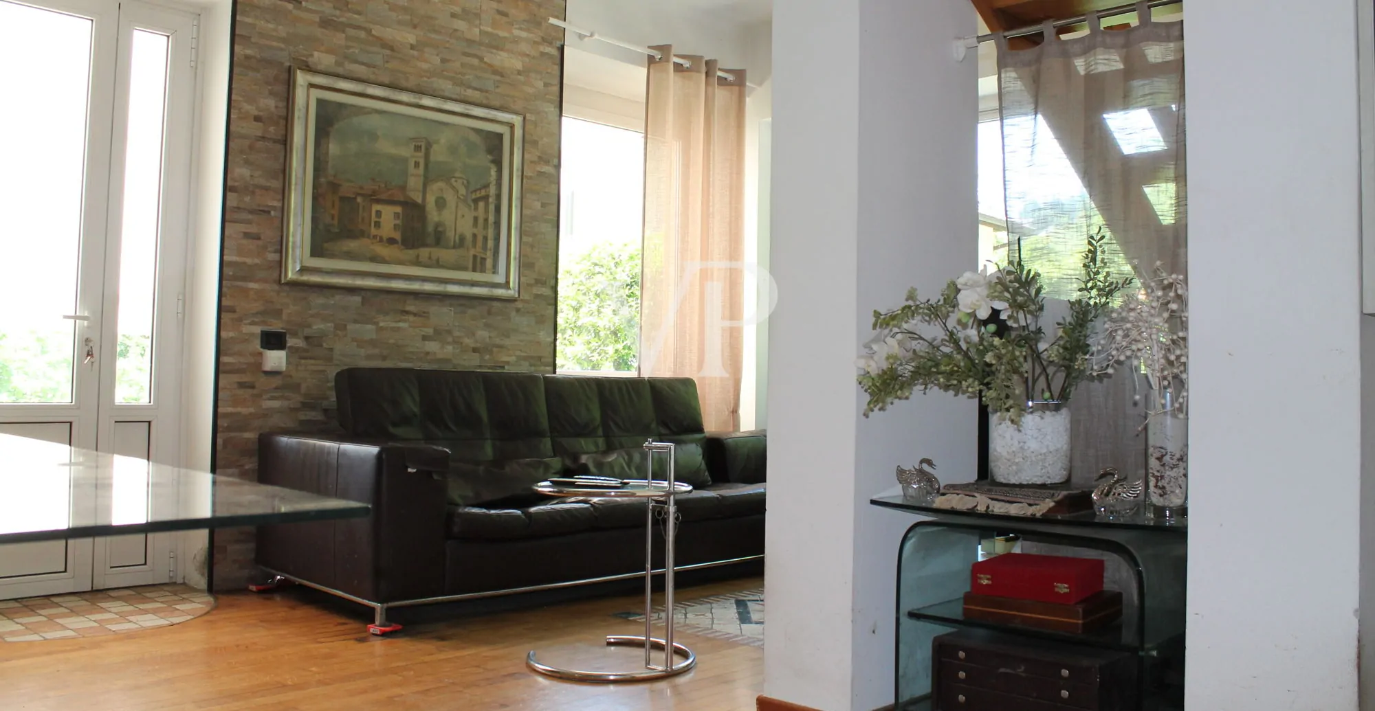 Semi-detached period villa in Brunate
