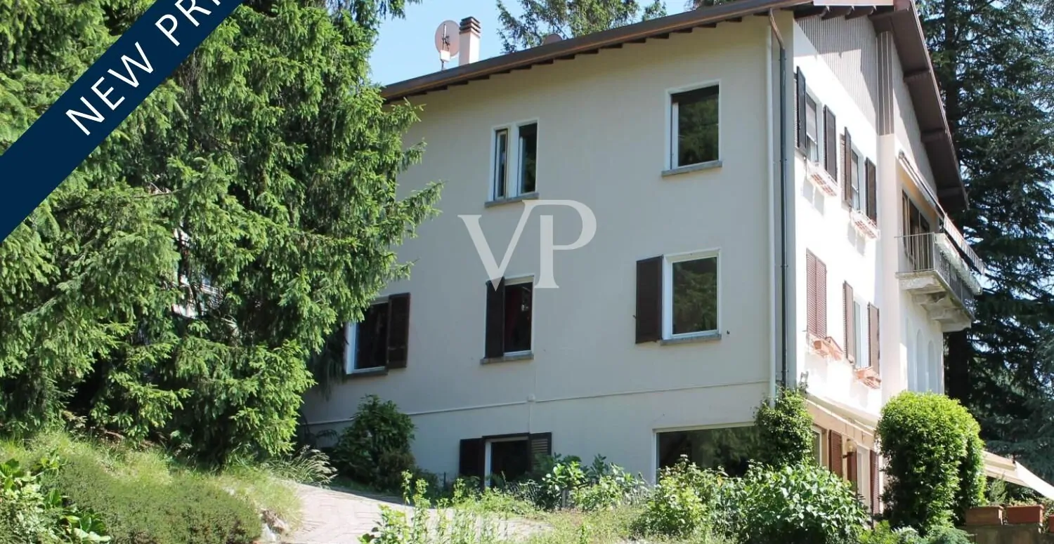 Semi-detached period villa in Brunate