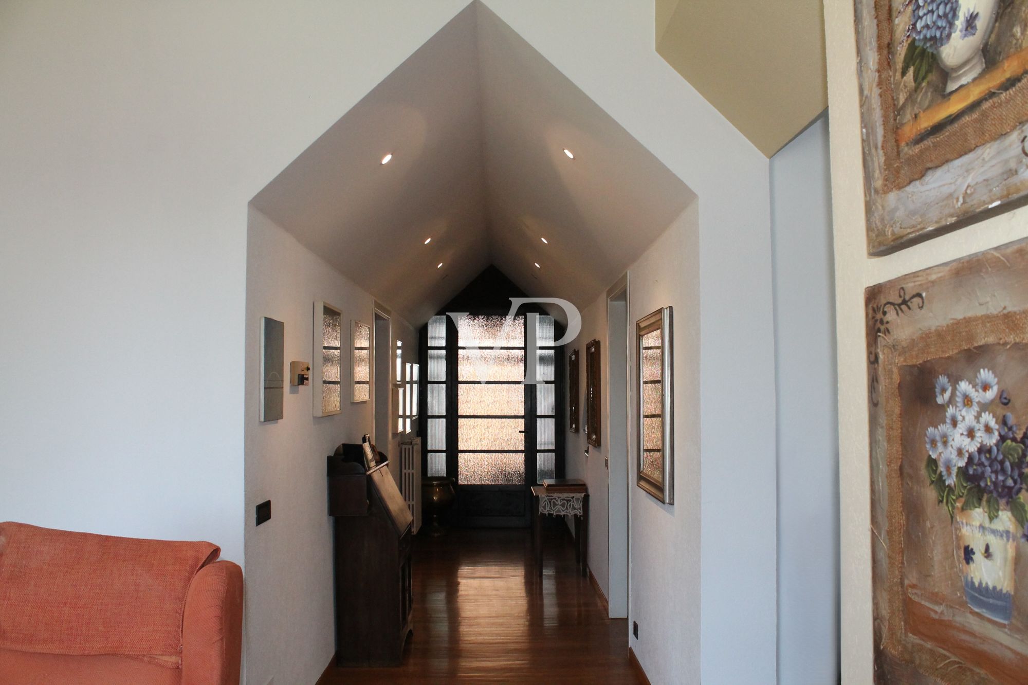 Elegante Wohnung in einer historischen Villa