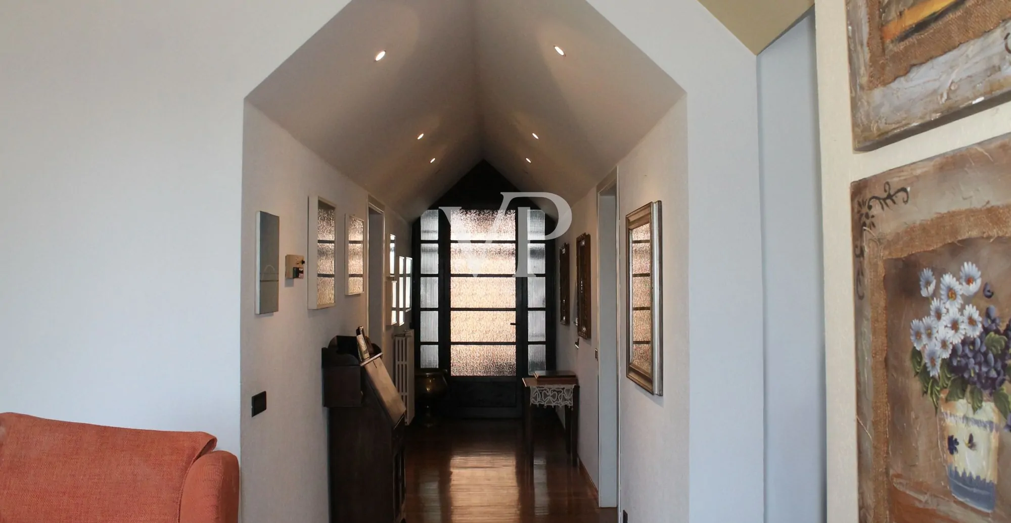 Semi-detached period villa in Brunate