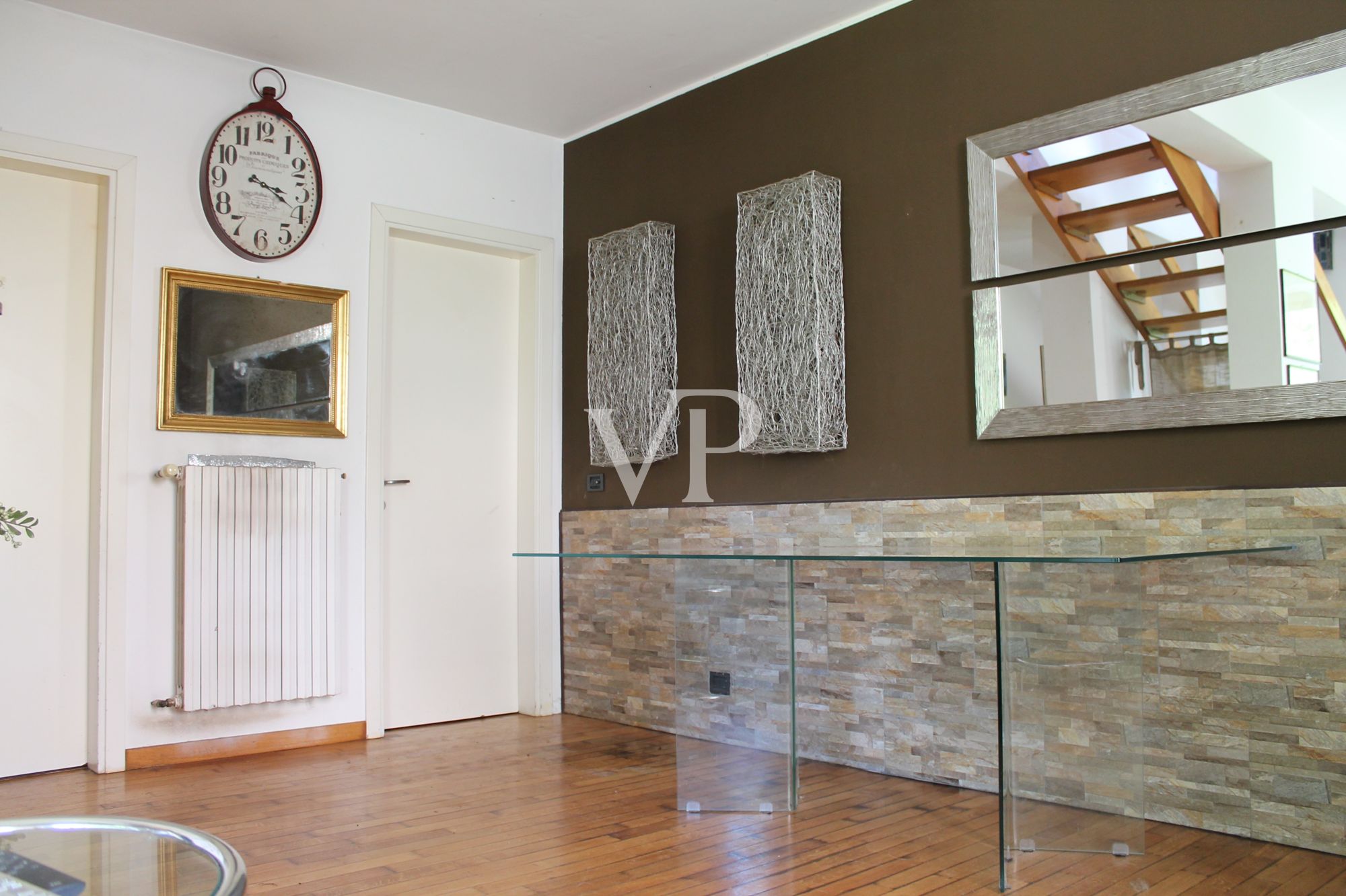 Elegante Wohnung in einer historischen Villa