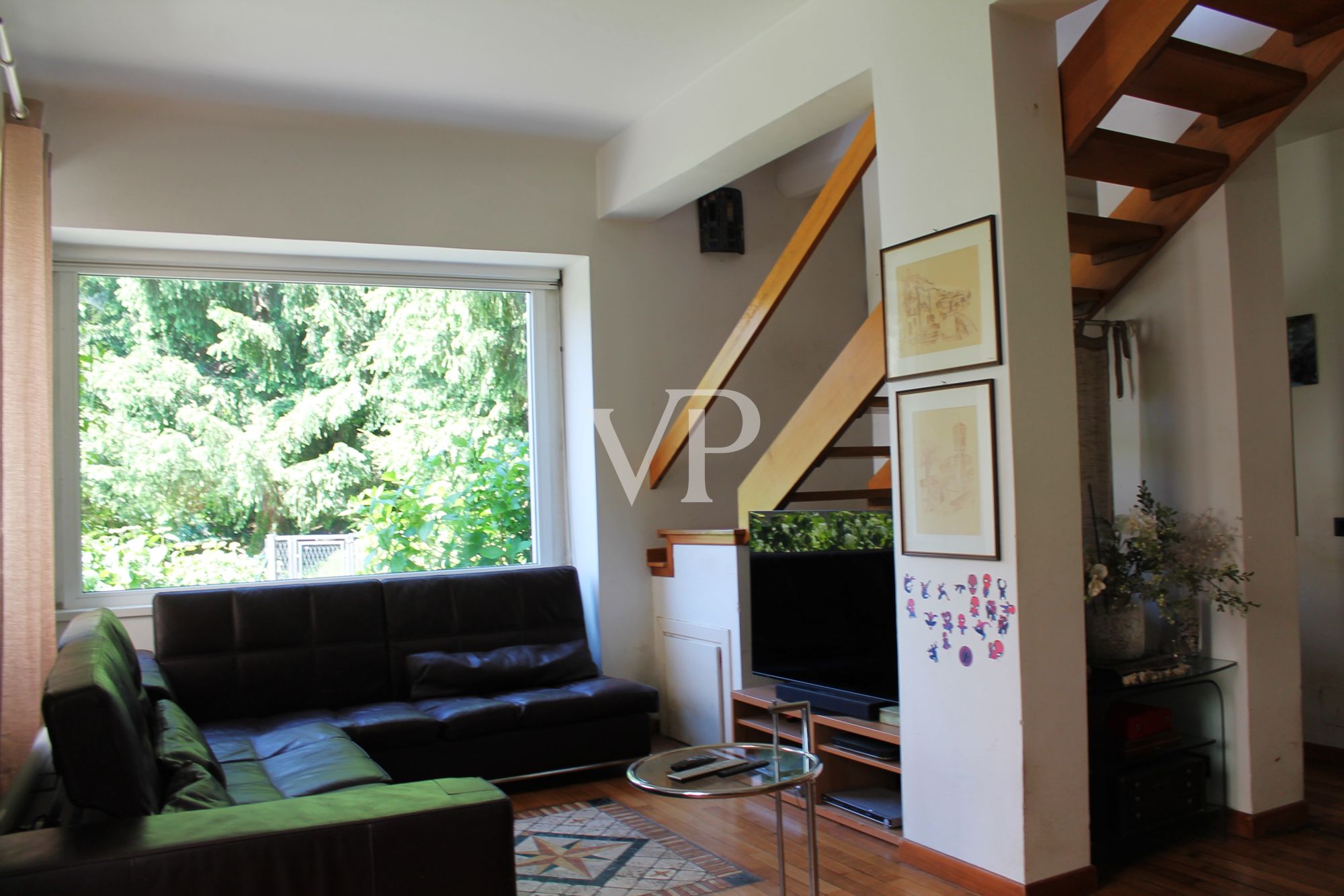 Elegante Wohnung in einer historischen Villa
