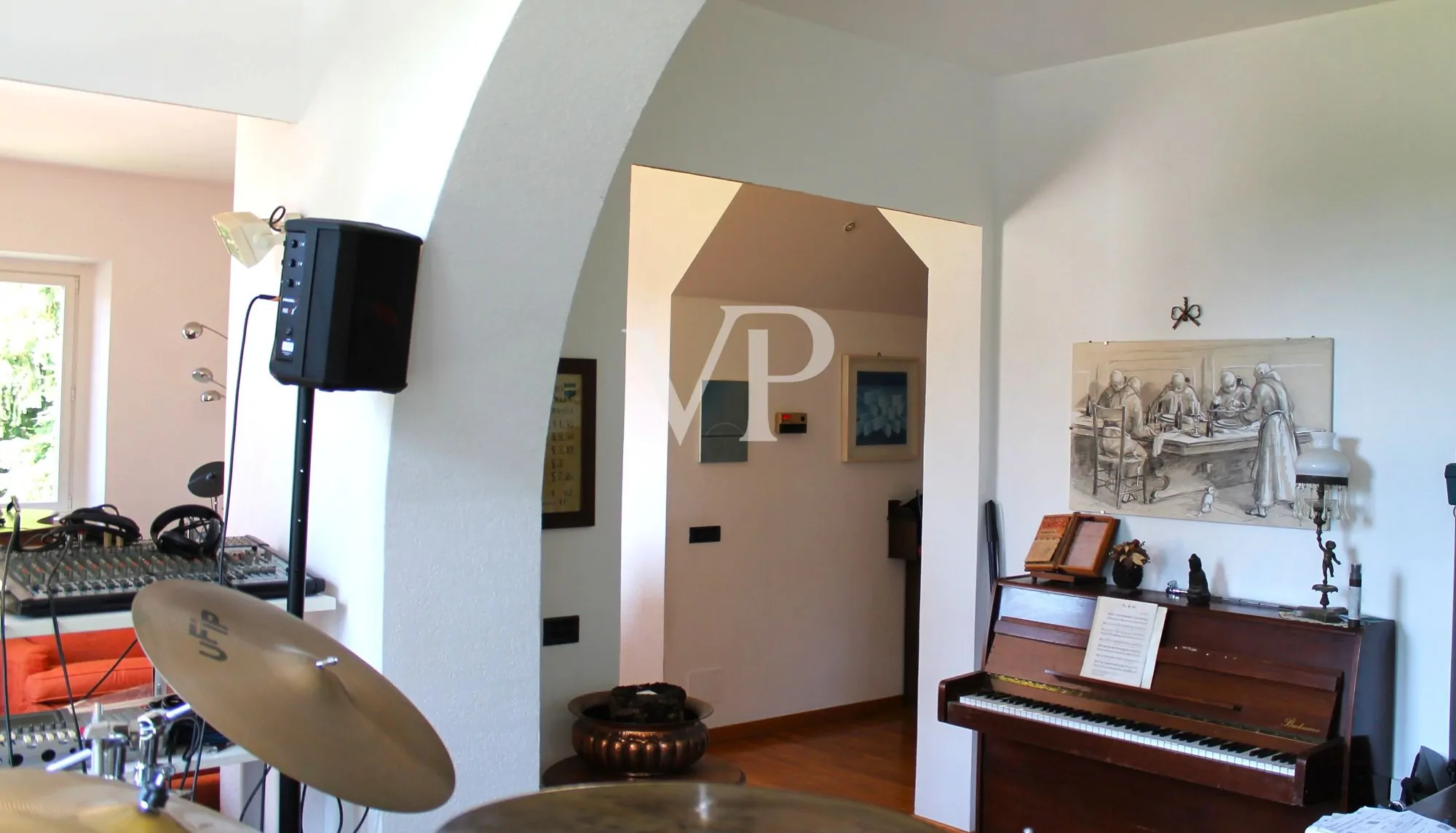 Semi-detached period villa in Brunate