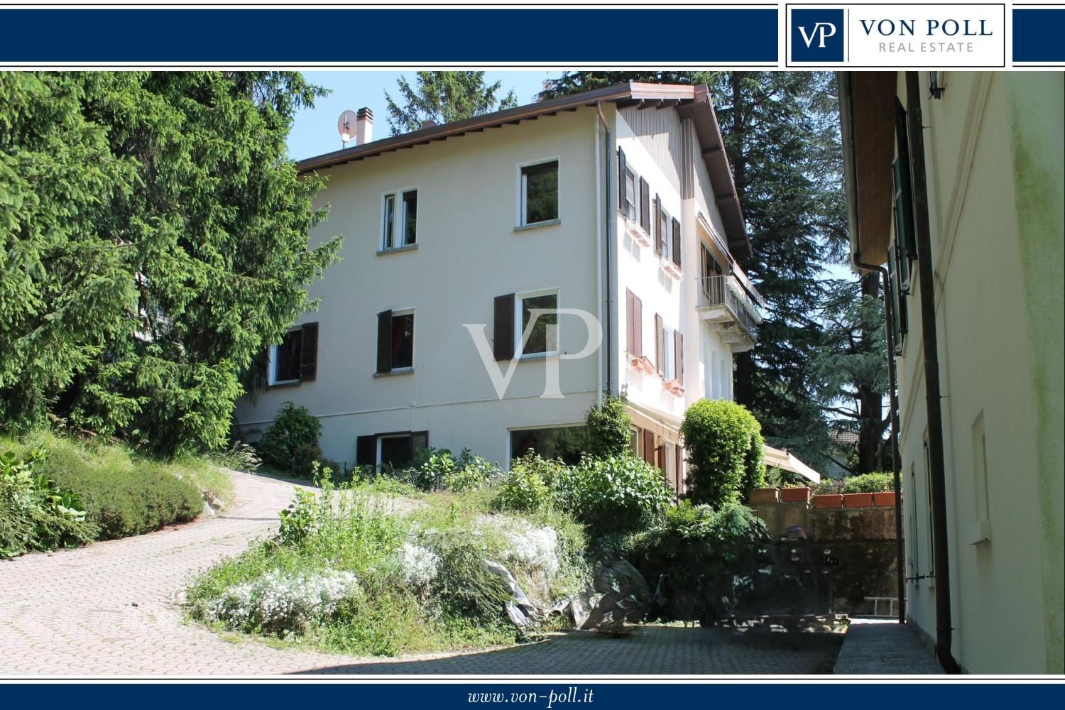 Elegante Wohnung in einer historischen Villa
