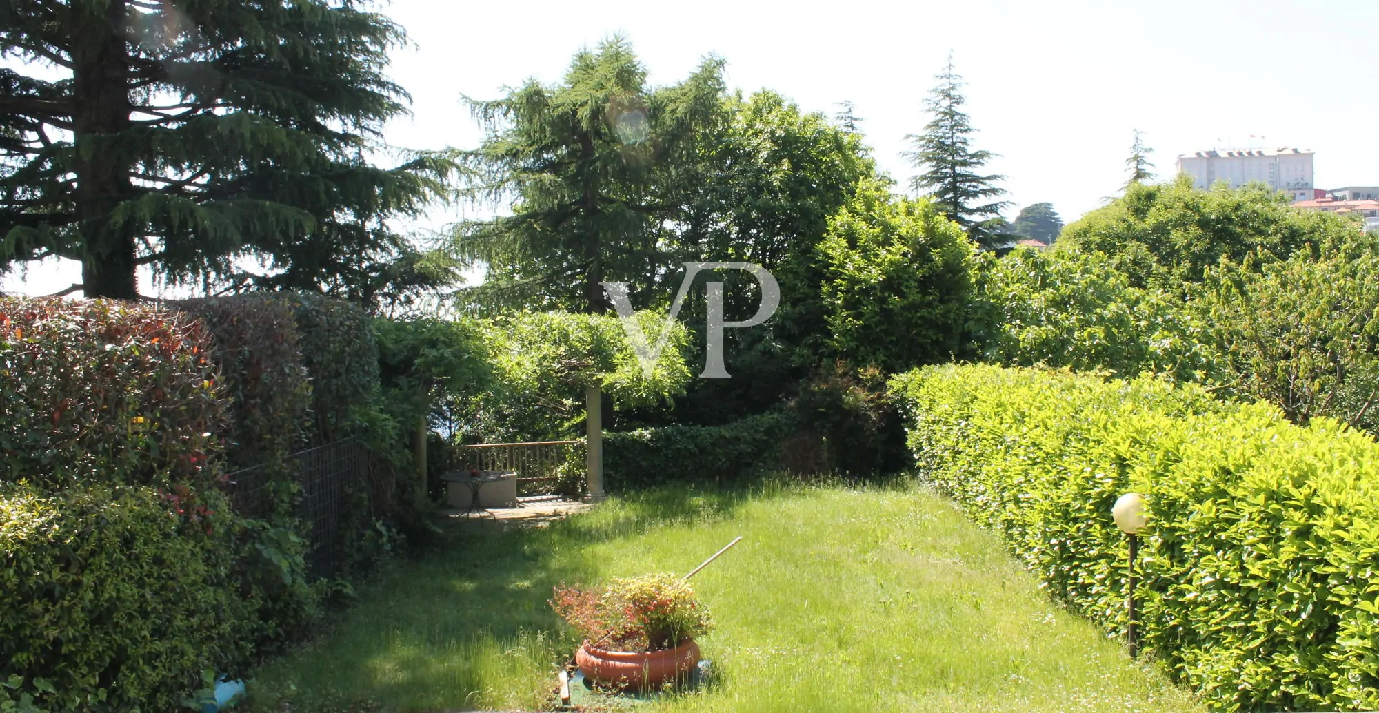 Semi-detached period villa in Brunate