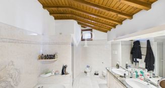 von_poll_real_estate_property_IT252942146_image_21